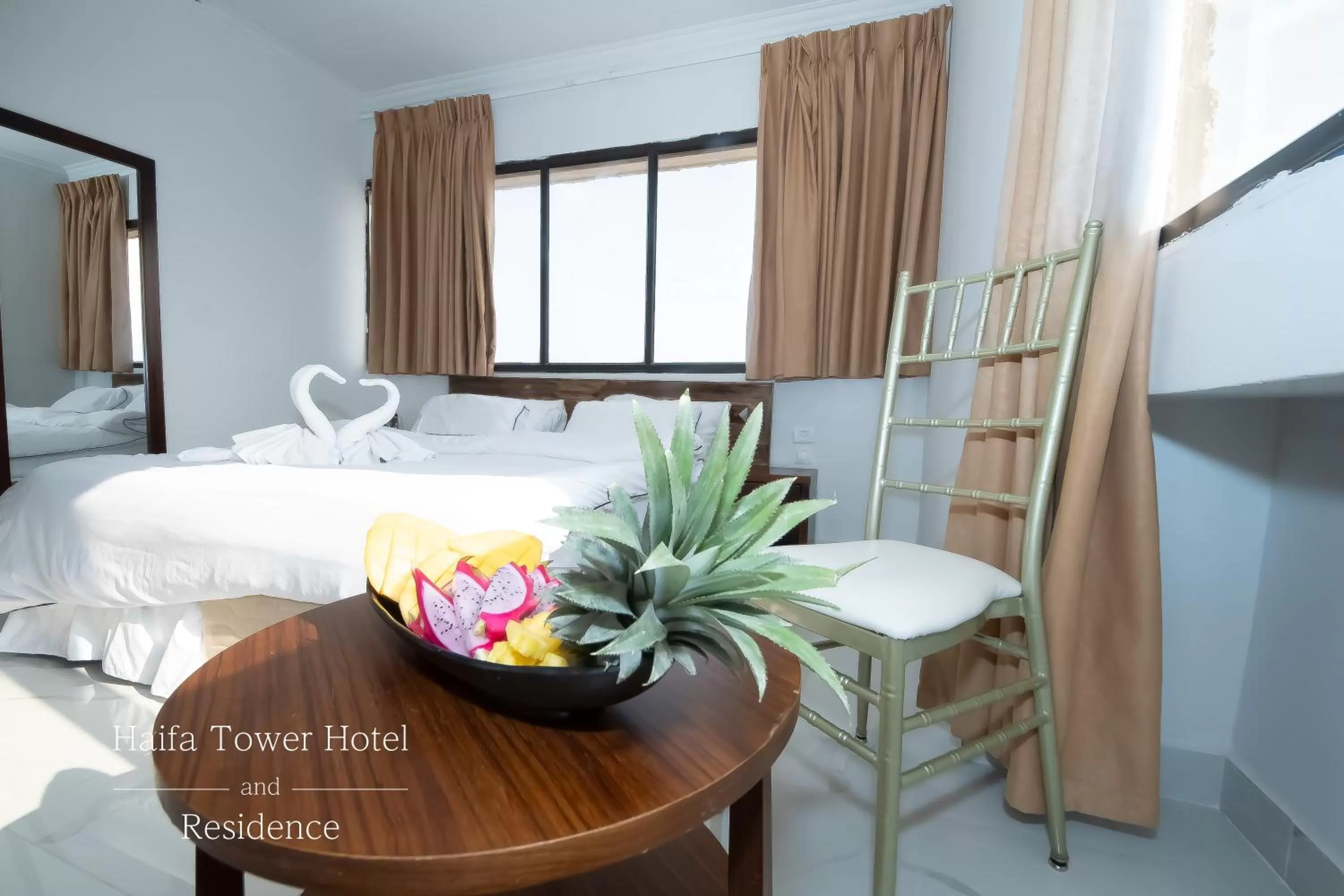 Bed in Haifa Tower Hotel - מלון מגדל חיפה