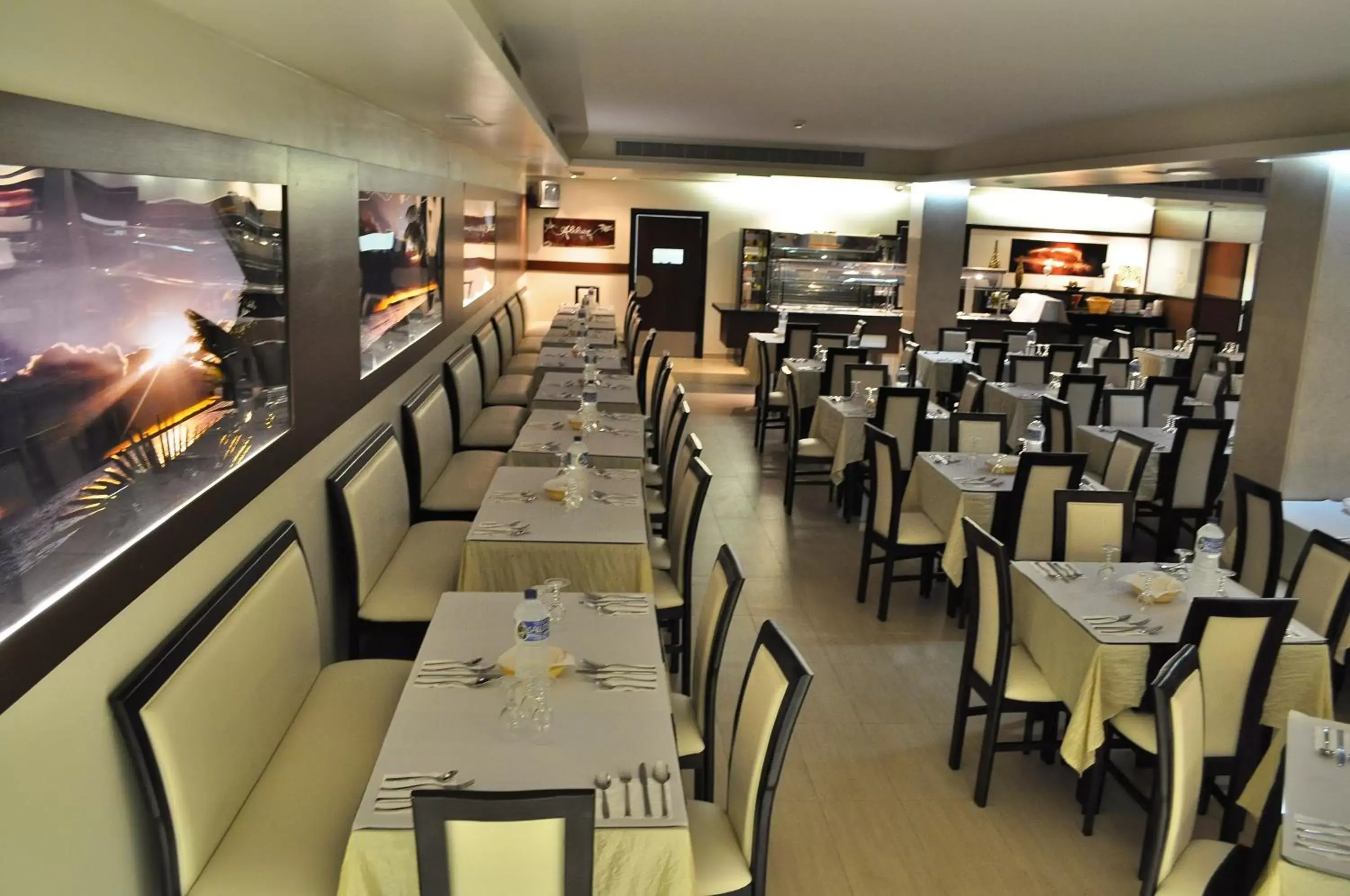 Property building, Restaurant/Places to Eat in Hotel Aleluia