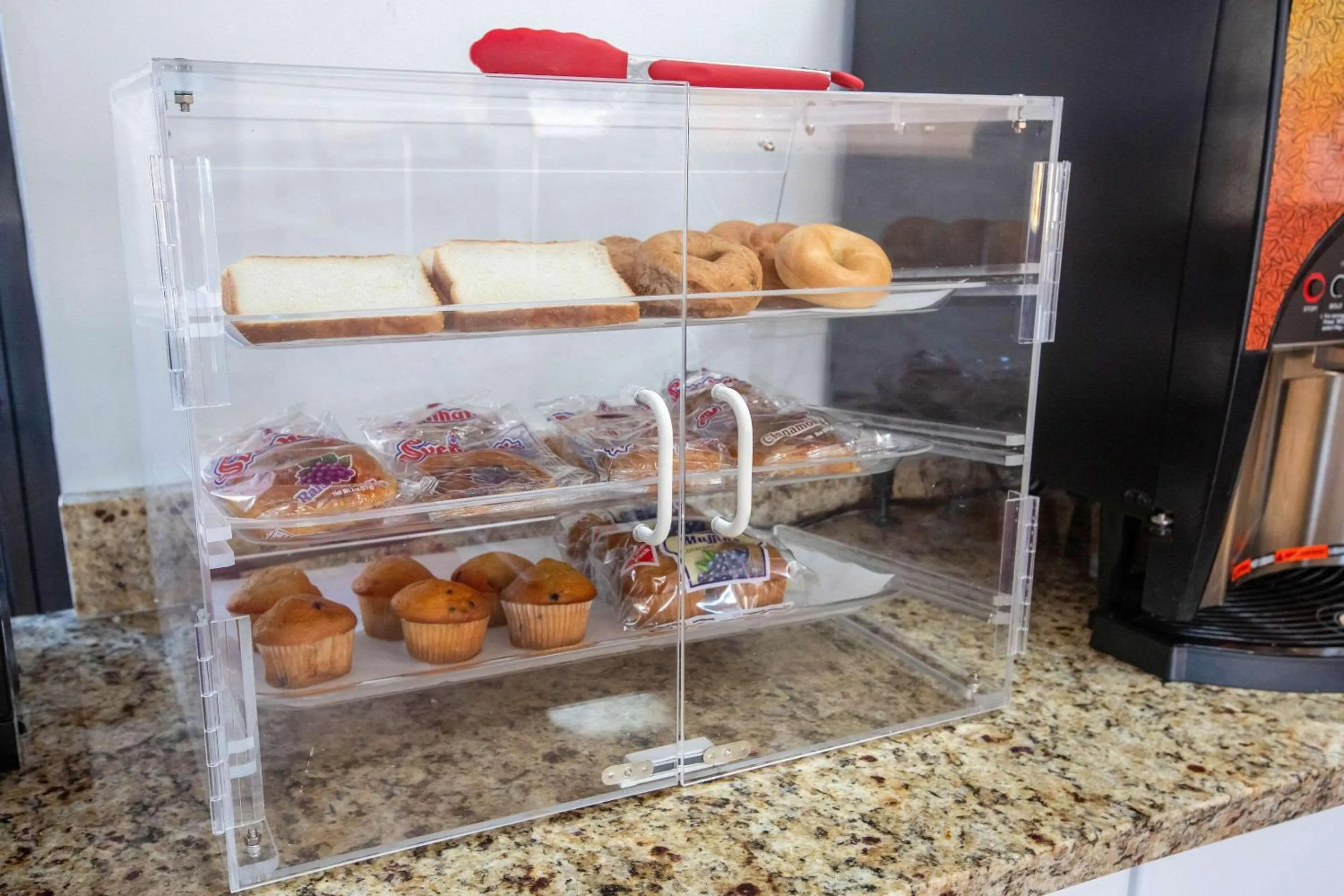 Restaurant/places to eat in Econo Lodge