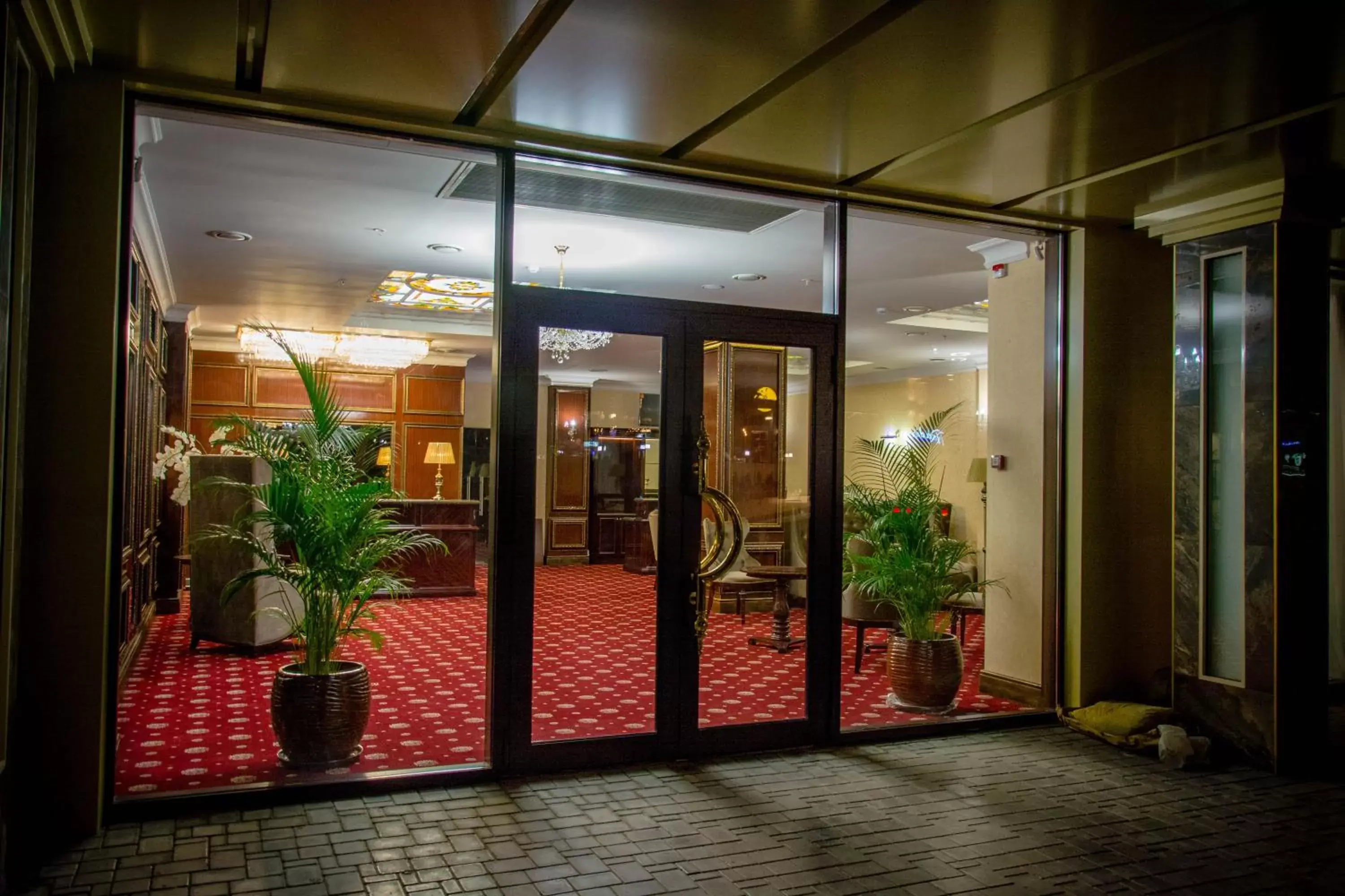 Lobby or reception, Facade/Entrance in Bristol Central Park Hotel