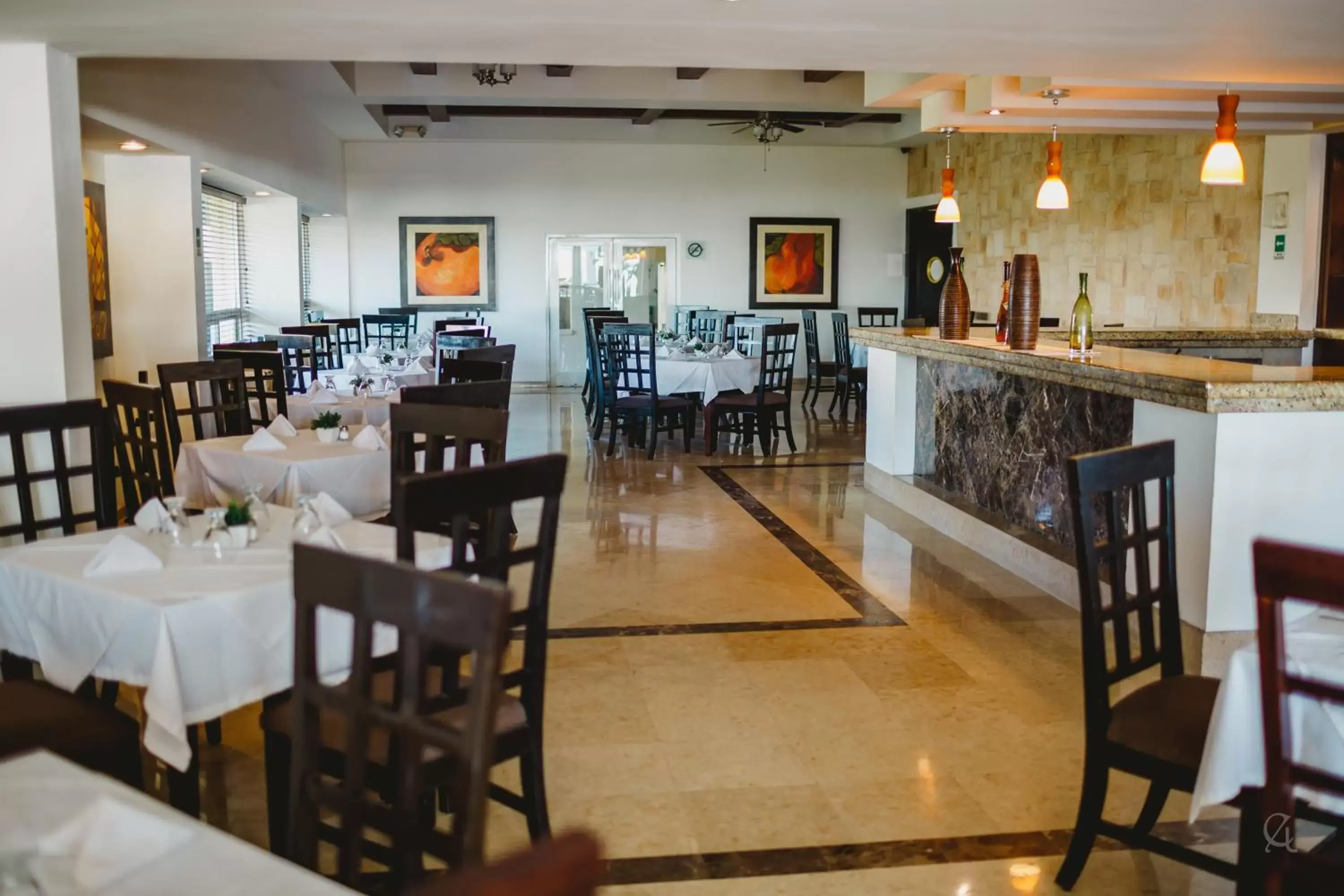 Restaurant/Places to Eat in Best Western Hotel Posada Freeman Zona Dorada