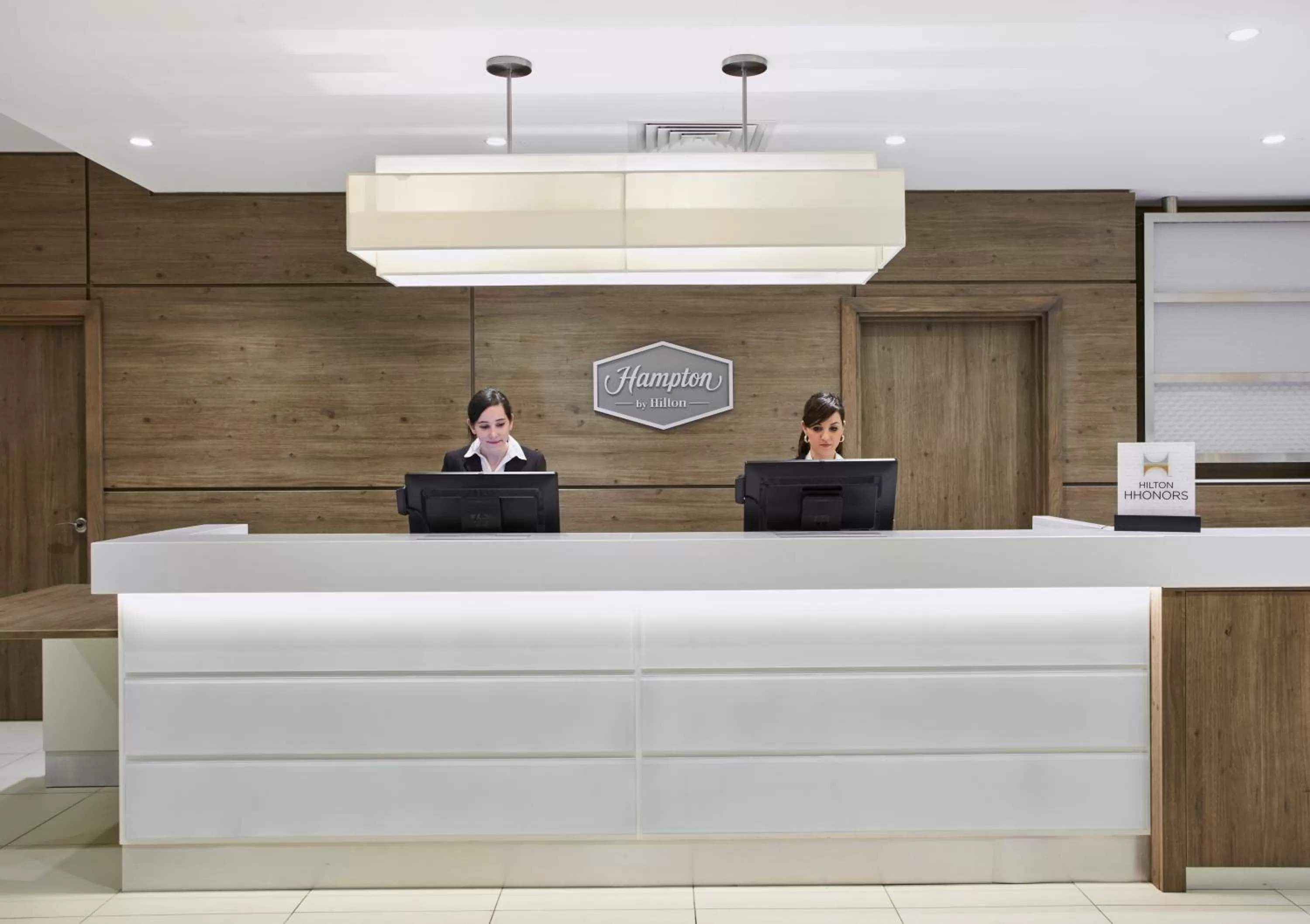 Lobby or reception in Hampton by Hilton Oxford