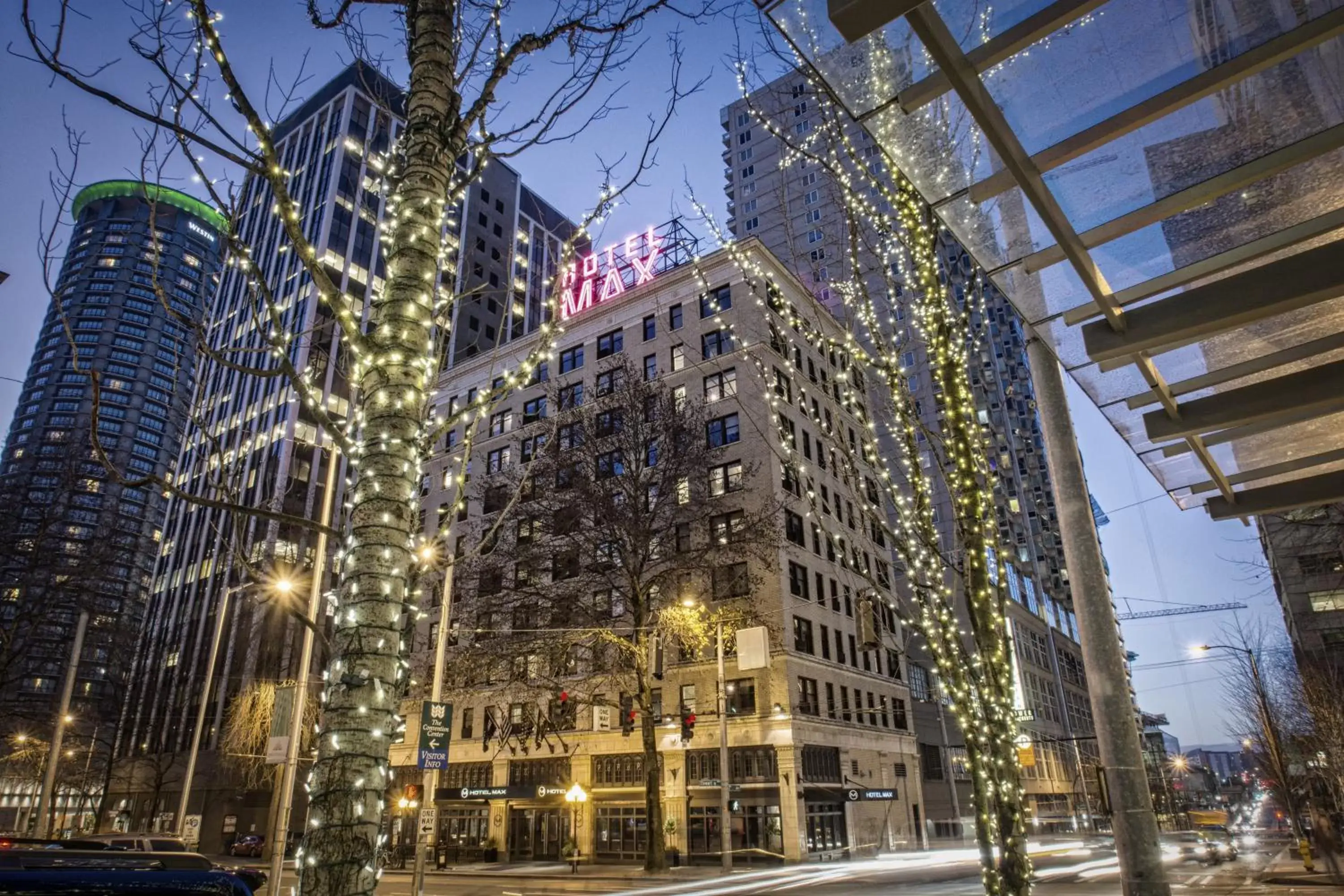 Property building in Hotel Max Property building in Hotel Max