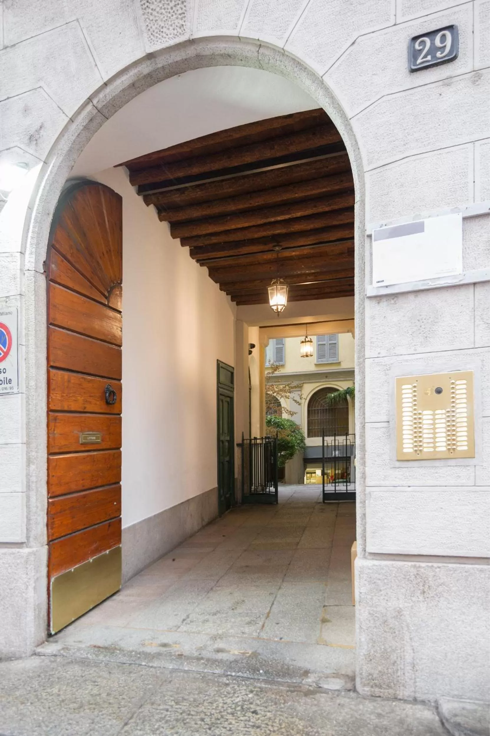 Facade/entrance in Moscova Luxury B&B