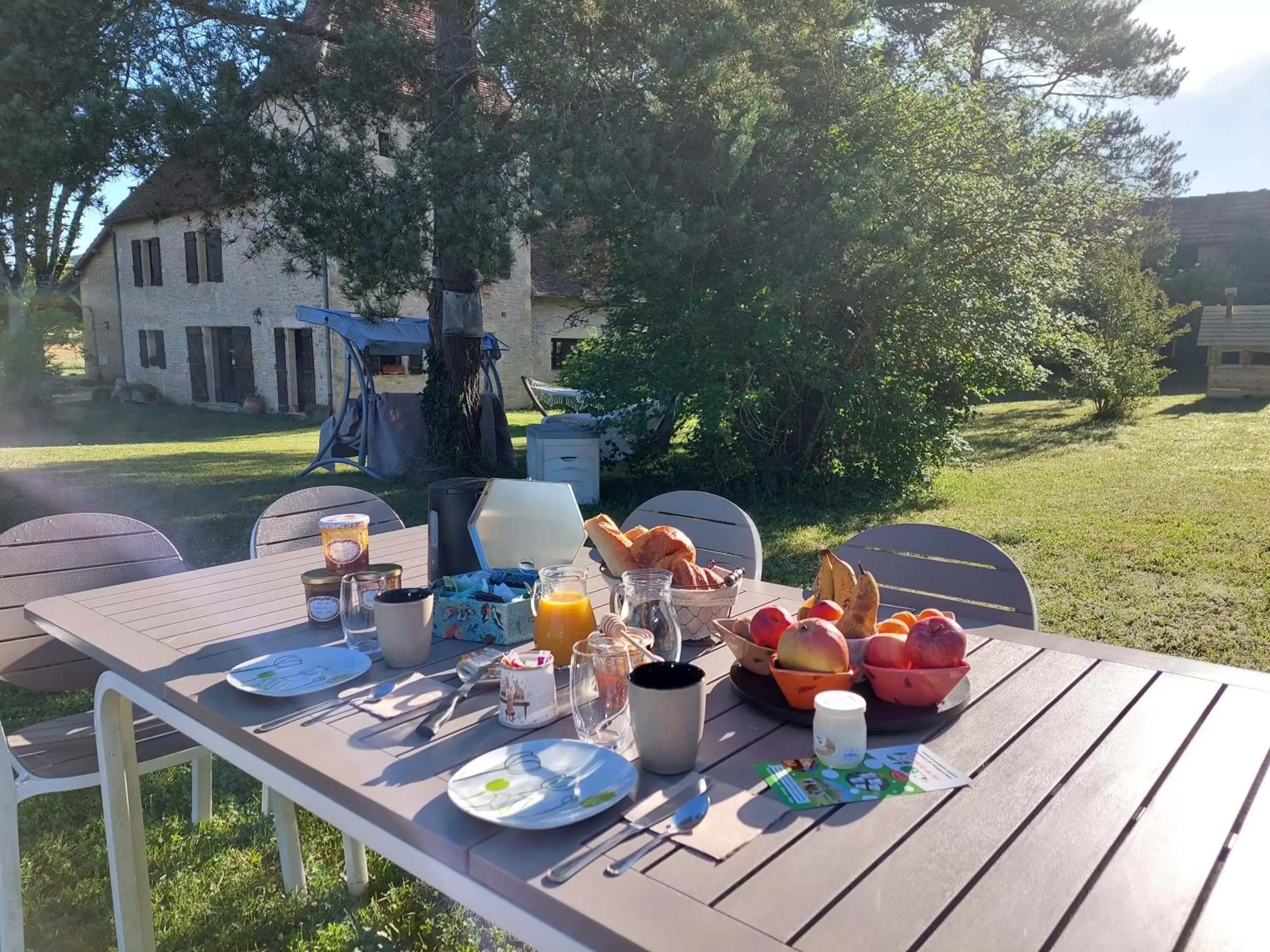 Breakfast in Ferme 4 étoiles avec piscine chauffée