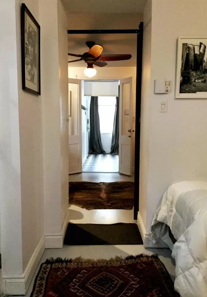 Living room, Bed in L'Hotel Particulier Griffintown