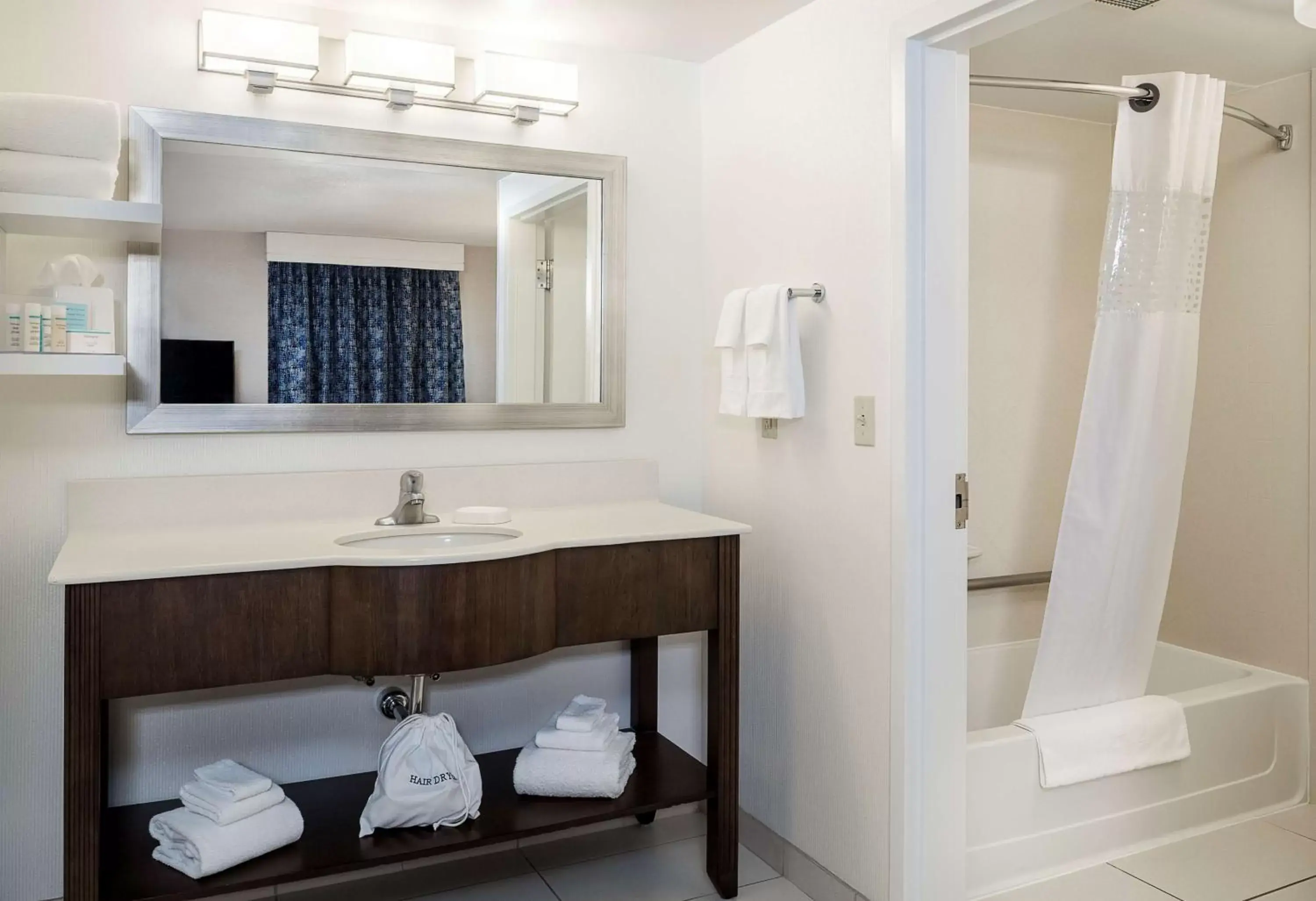 Bathroom in Hampton Inn & Suites by Hilton Dartmouth - Halifax