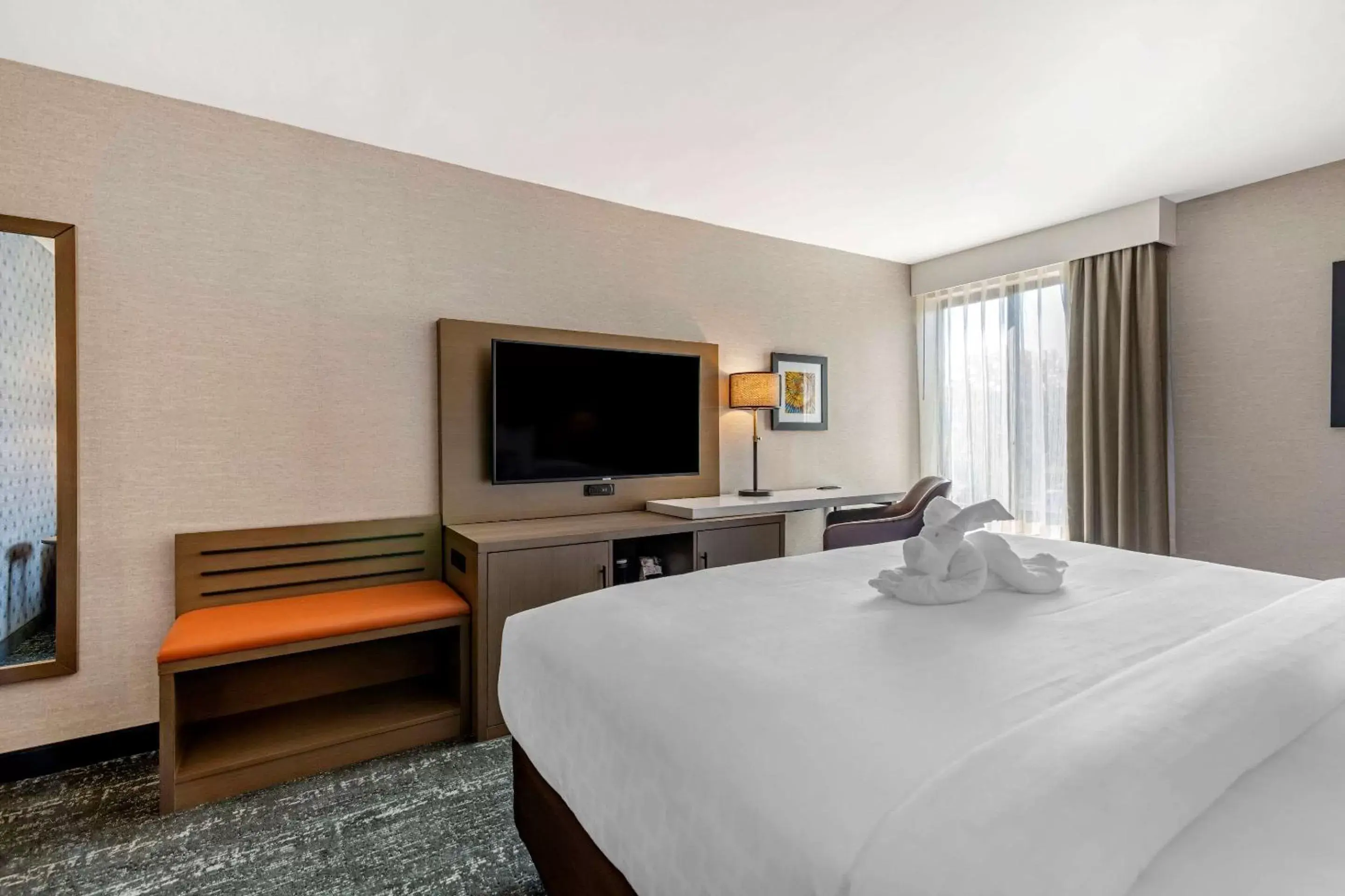 Photo of the whole room, Bed in Clarion Inn Photo of the whole room, Bed in Clarion Inn