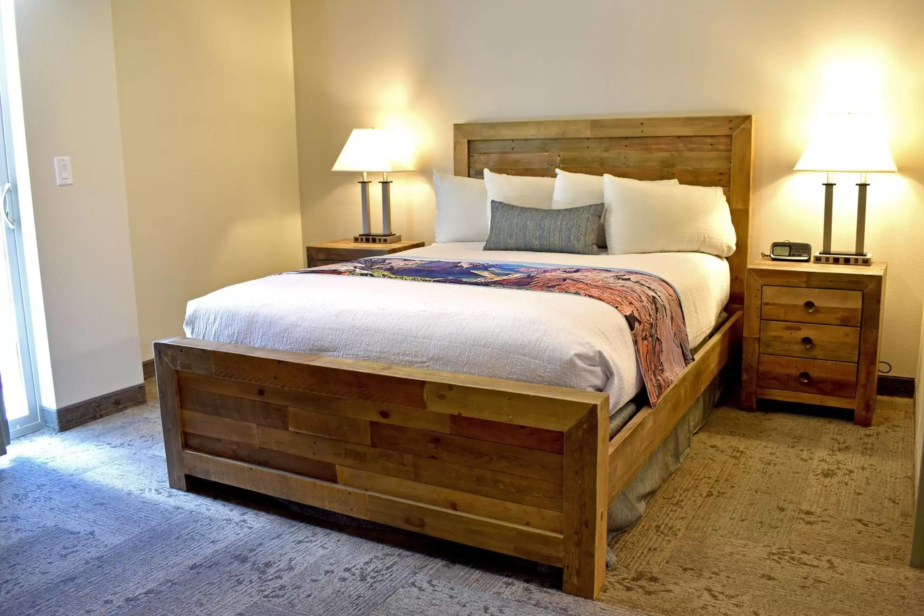 Bedroom, Bed in Bumbleberry Inn