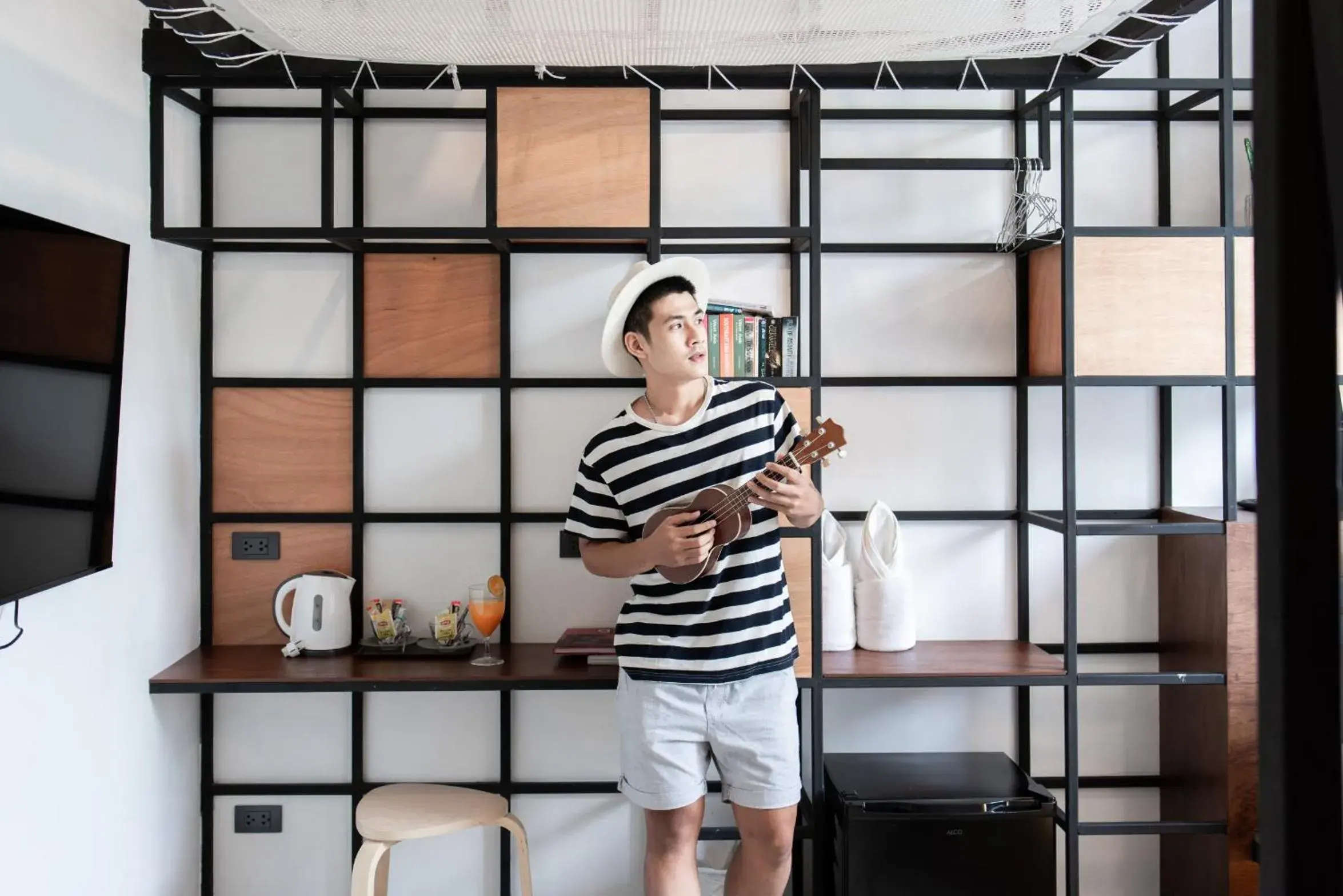 Property building in Book a Bed Poshtel - SHA Plus Property building in Book a Bed Poshtel - SHA Plus