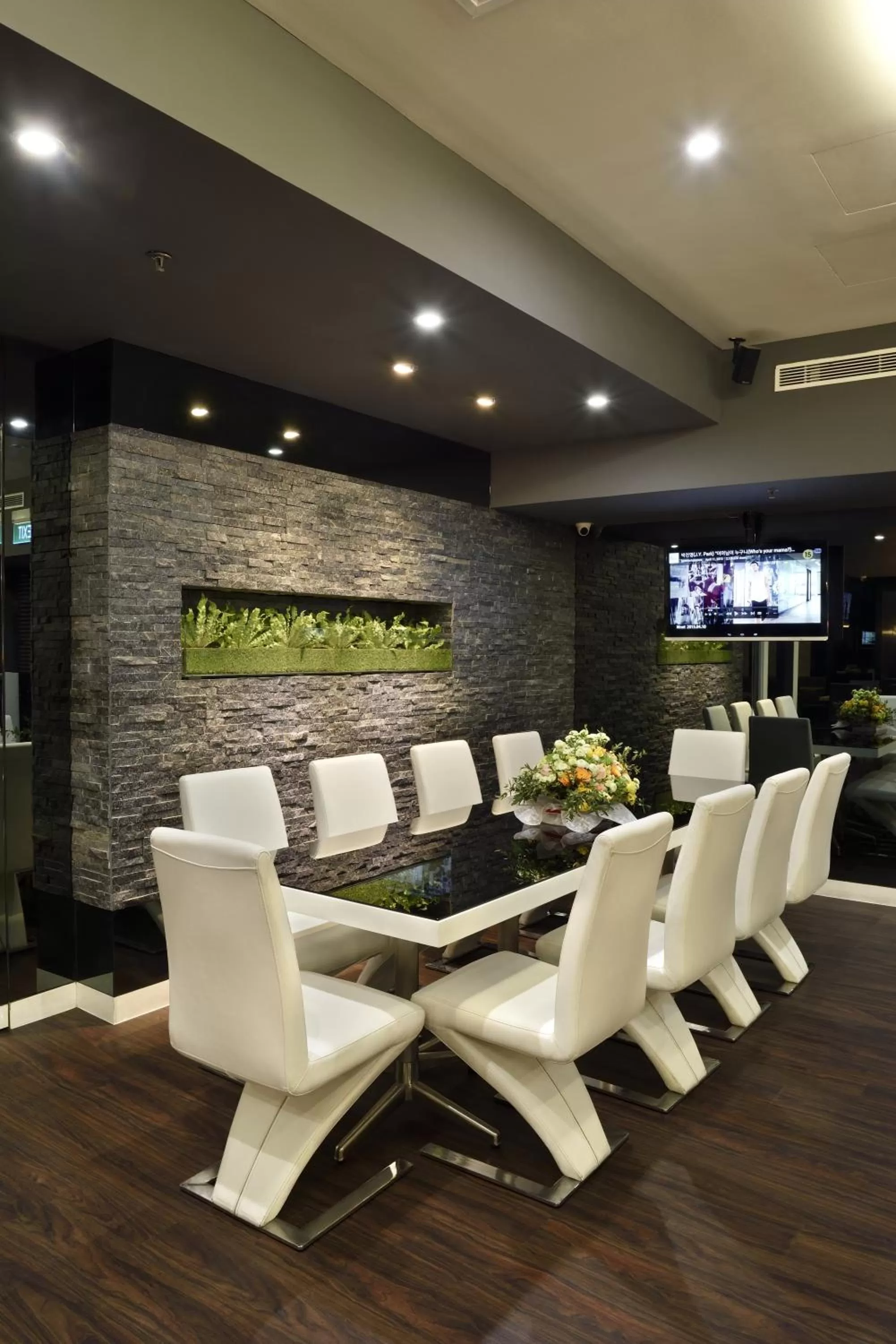 Food and drinks in The Seacare Hotel