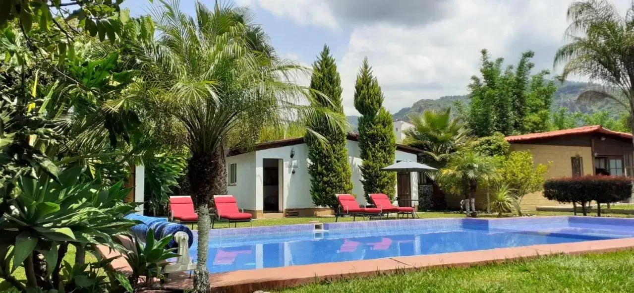 Swimming Pool in Hotel Boutique Bacaanda