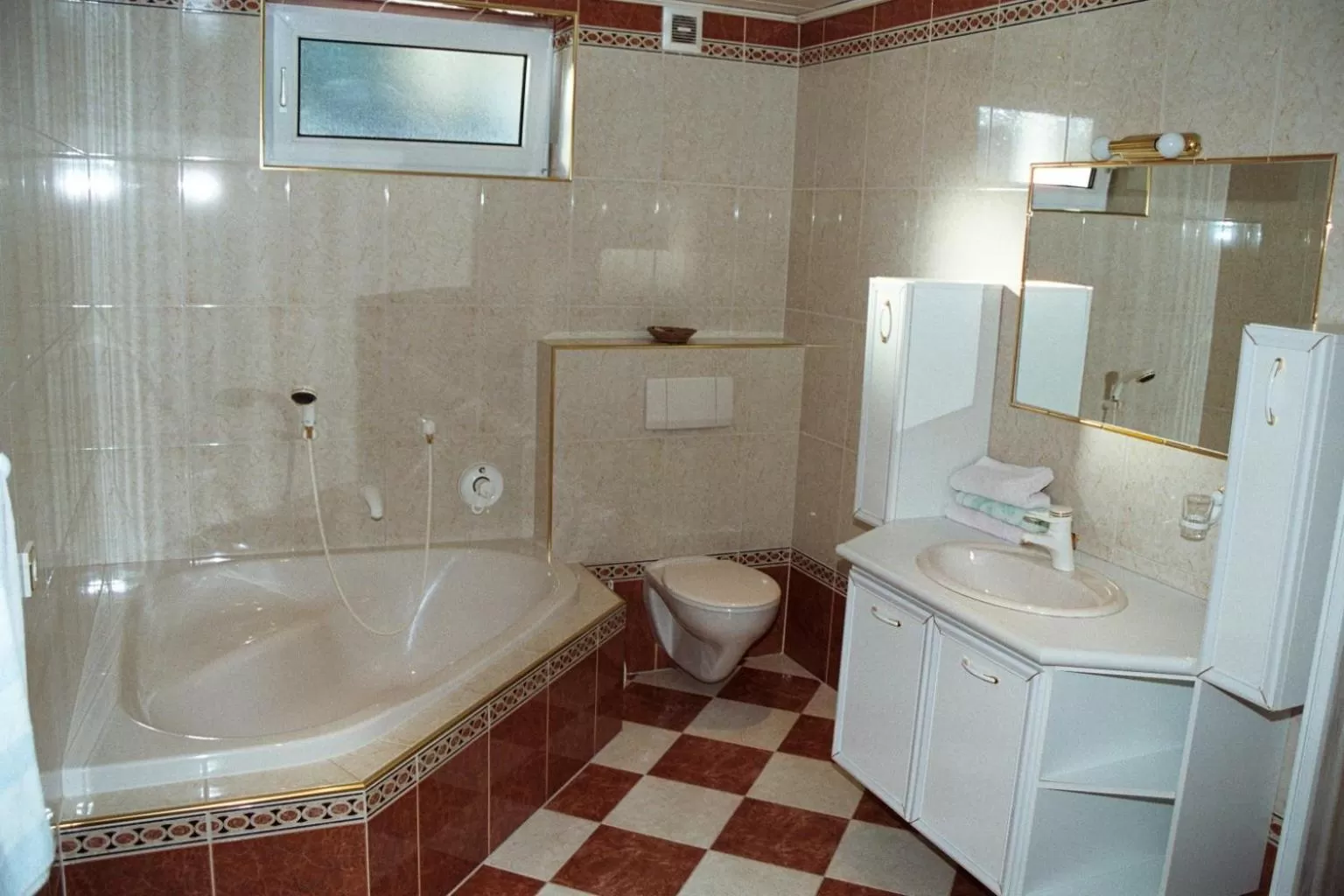 Bathroom in Bergführerhaus