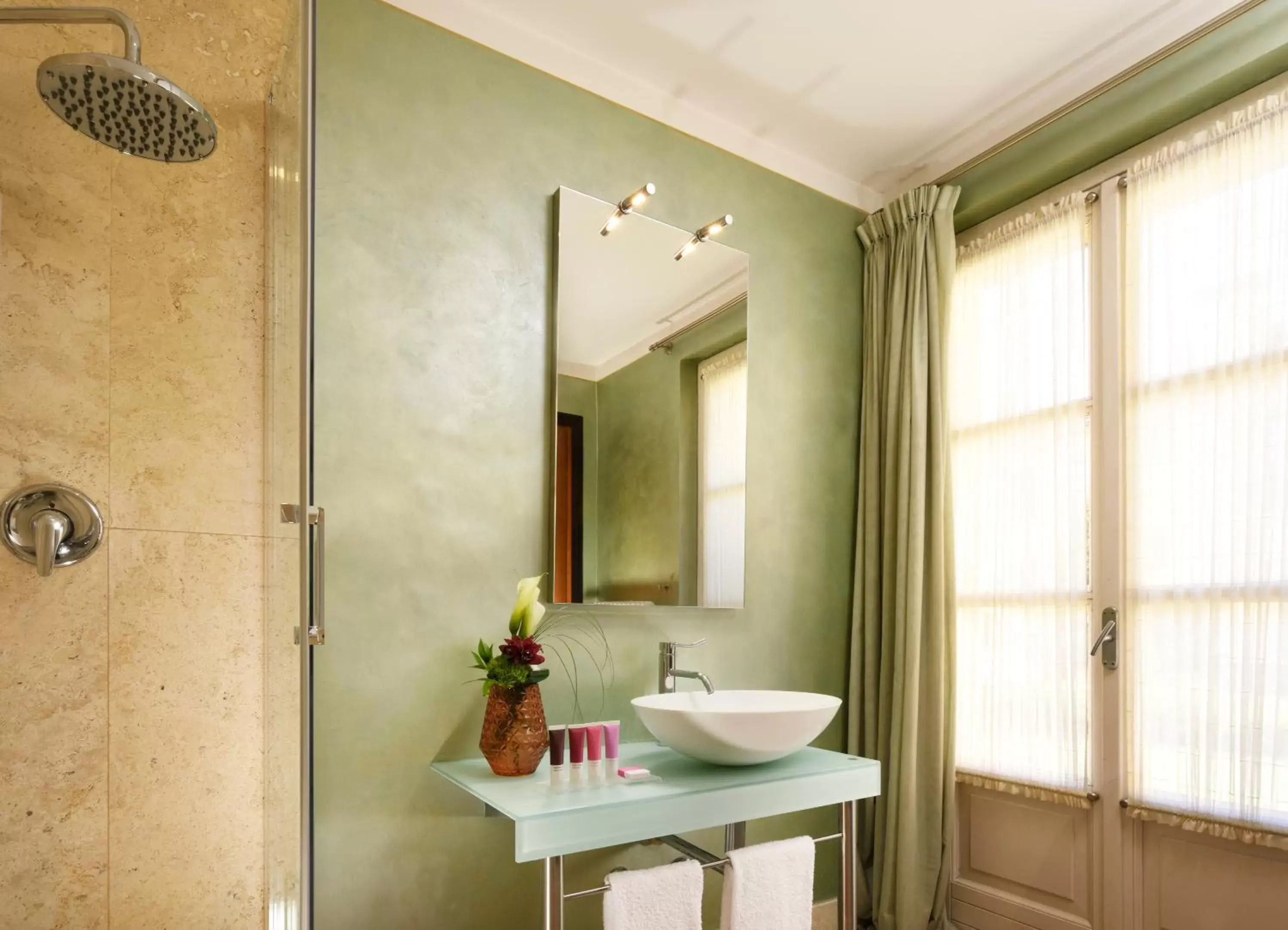 Shower, Bathroom in Best Western Villa Appiani