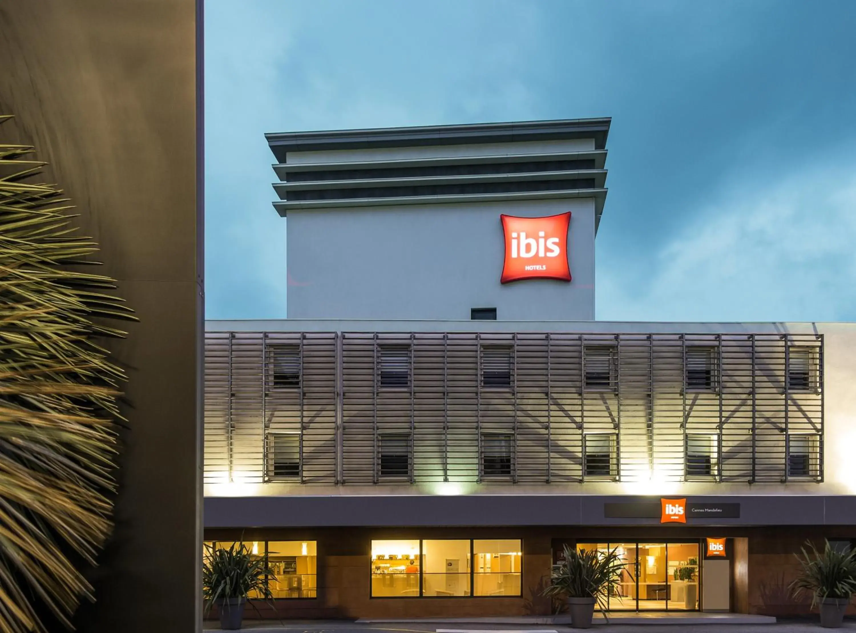 Facade/entrance, Property Building in ibis Cannes Mandelieu