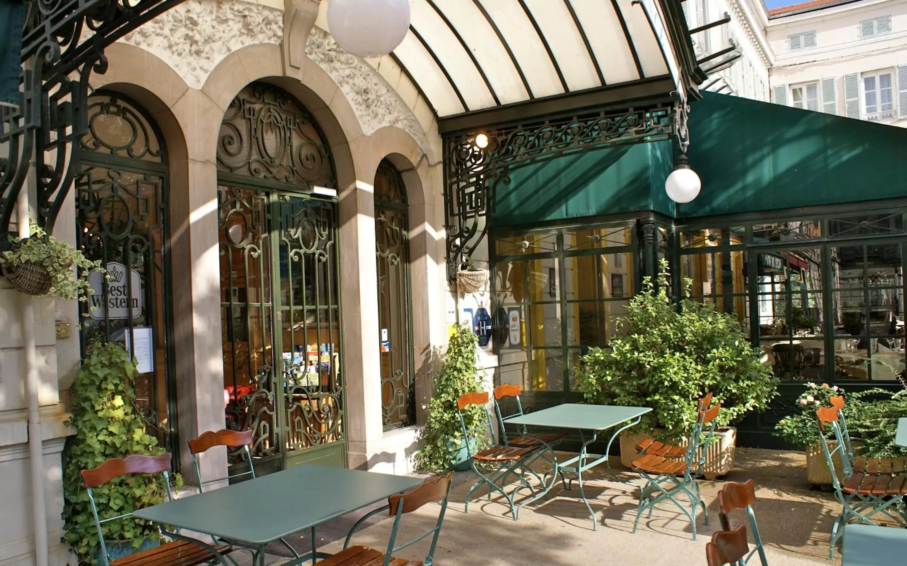 Restaurant/places to eat in Best Western Hôtel de France