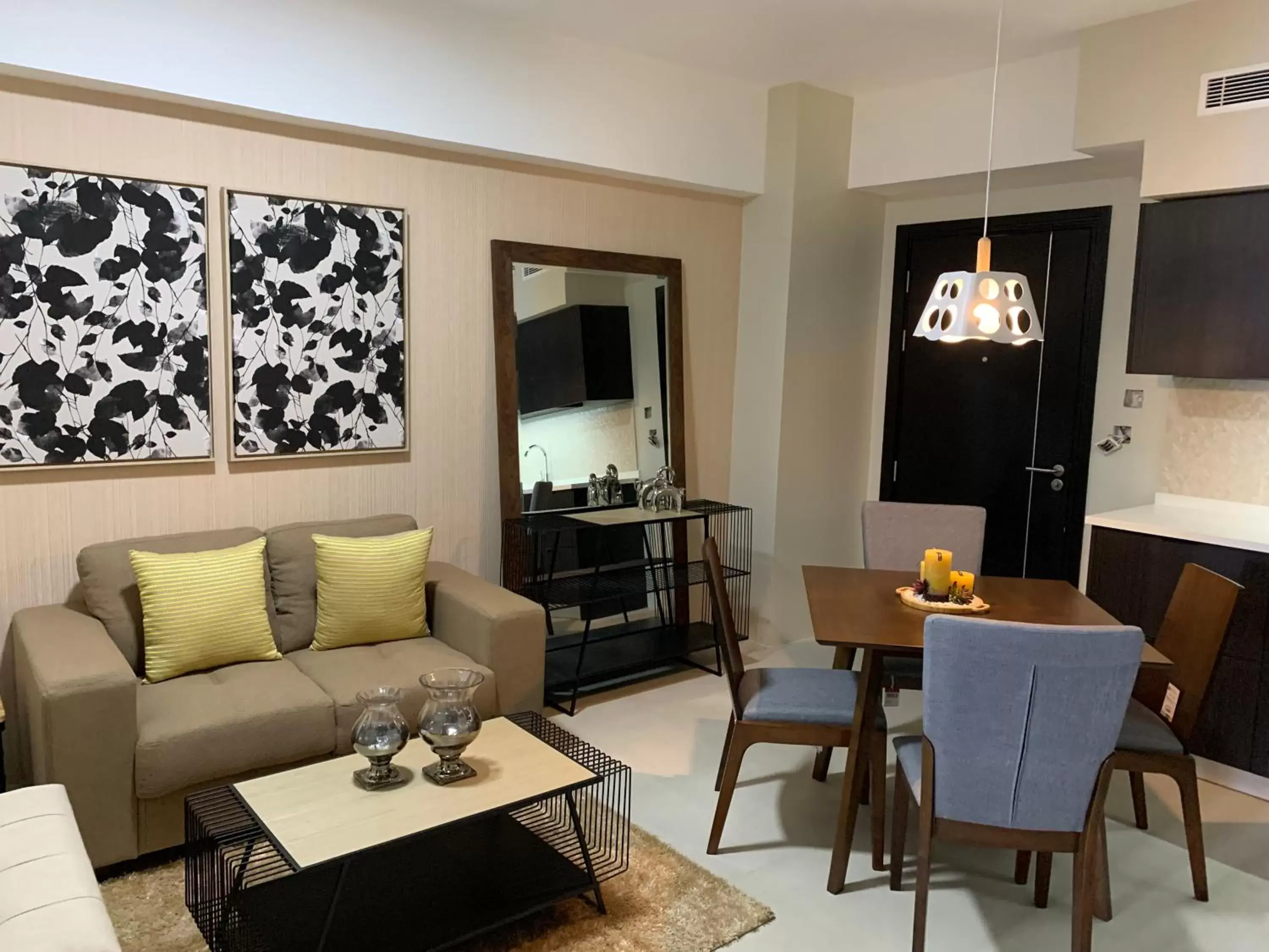 Living room in AEON SUITES Staycation Living room in AEON SUITES Staycation