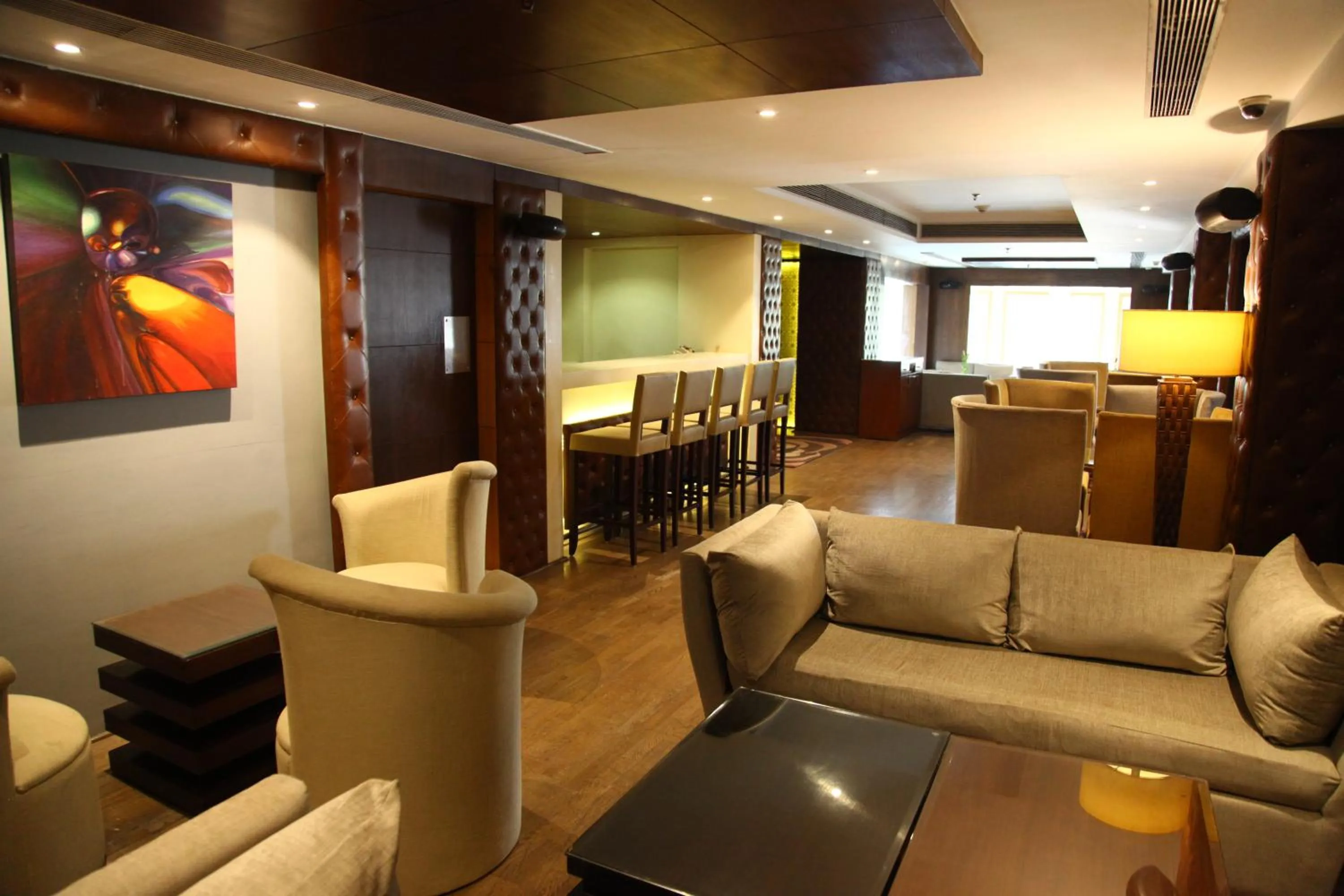 Lounge or bar in The Place Gurugram, a member of Radisson Individuals