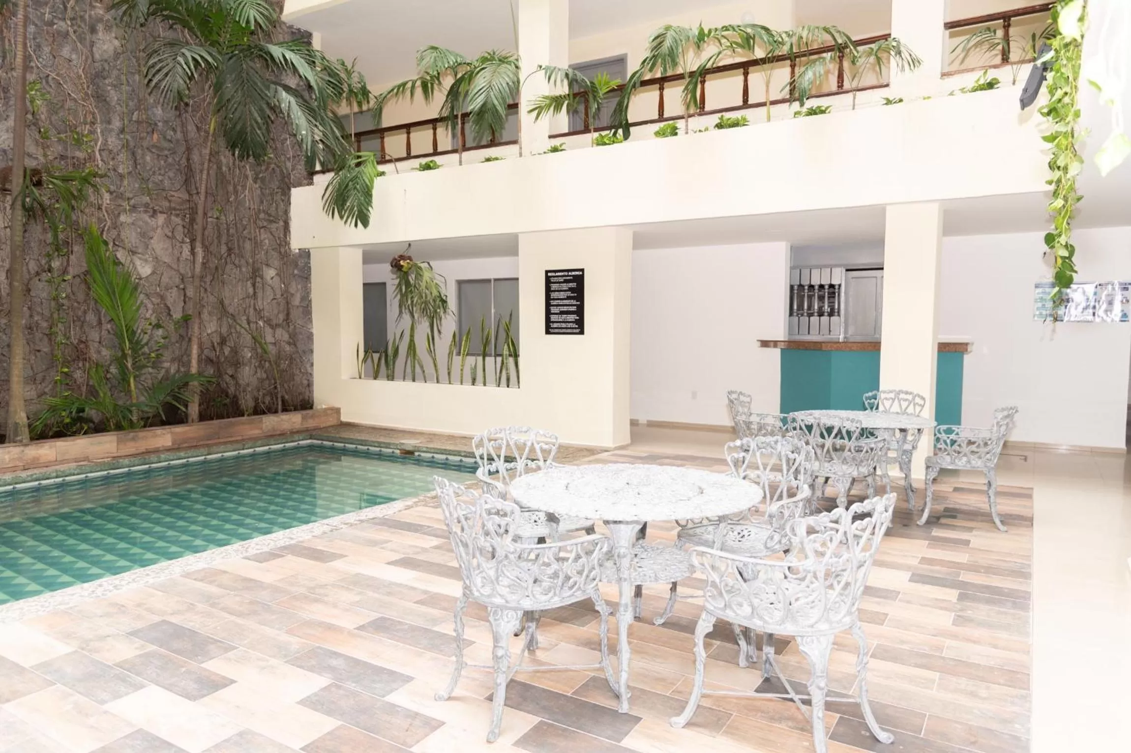 Swimming pool in Hotel Kyrios Veracruz