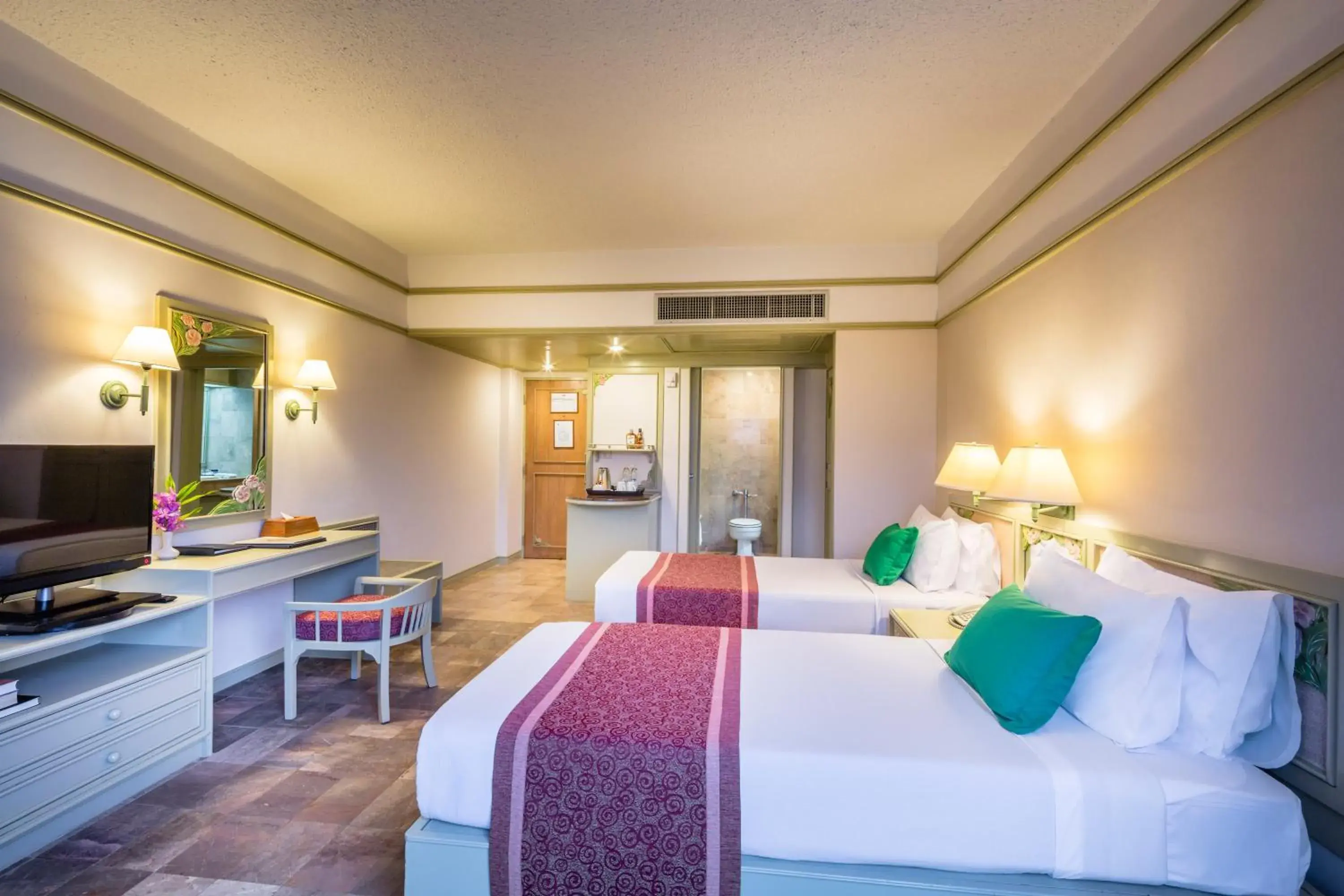 Bedroom, Room Photo in Cholchan Pattaya Beach Resort - SHA Extra Plus
