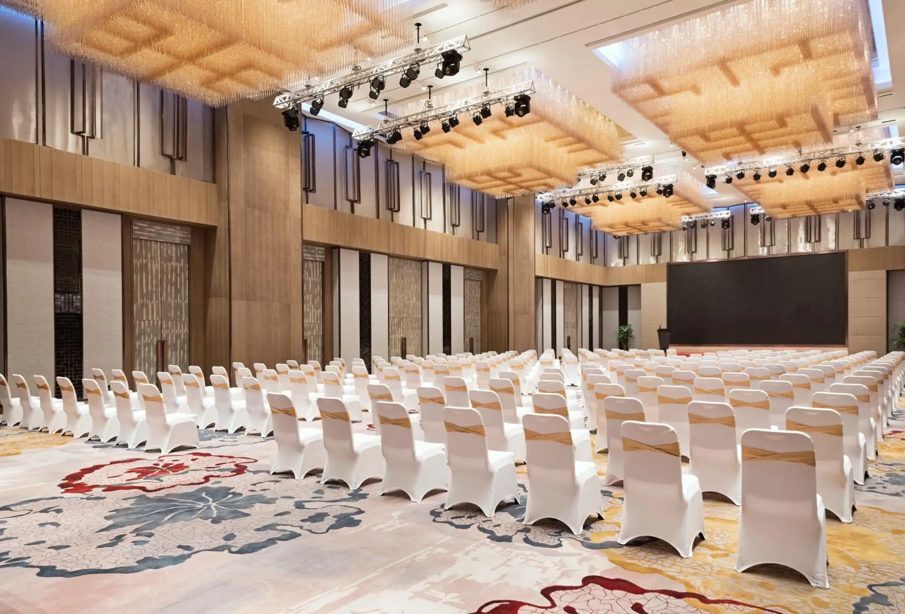 Meeting/conference room, Banquet Facilities in Hualuxe Wuhu