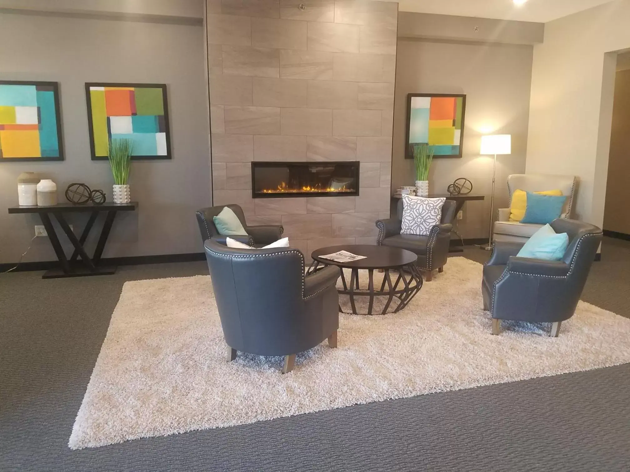 Seating Area in Brookstone Lodge & Suites - Emmetsburg