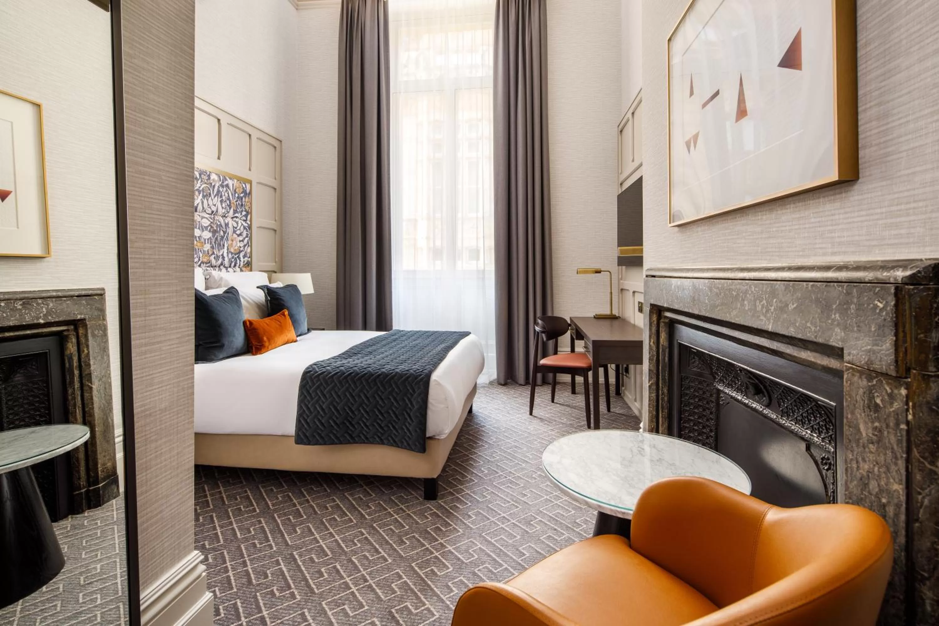 TV and multimedia, Bed in The Municipal Hotel Liverpool - MGallery