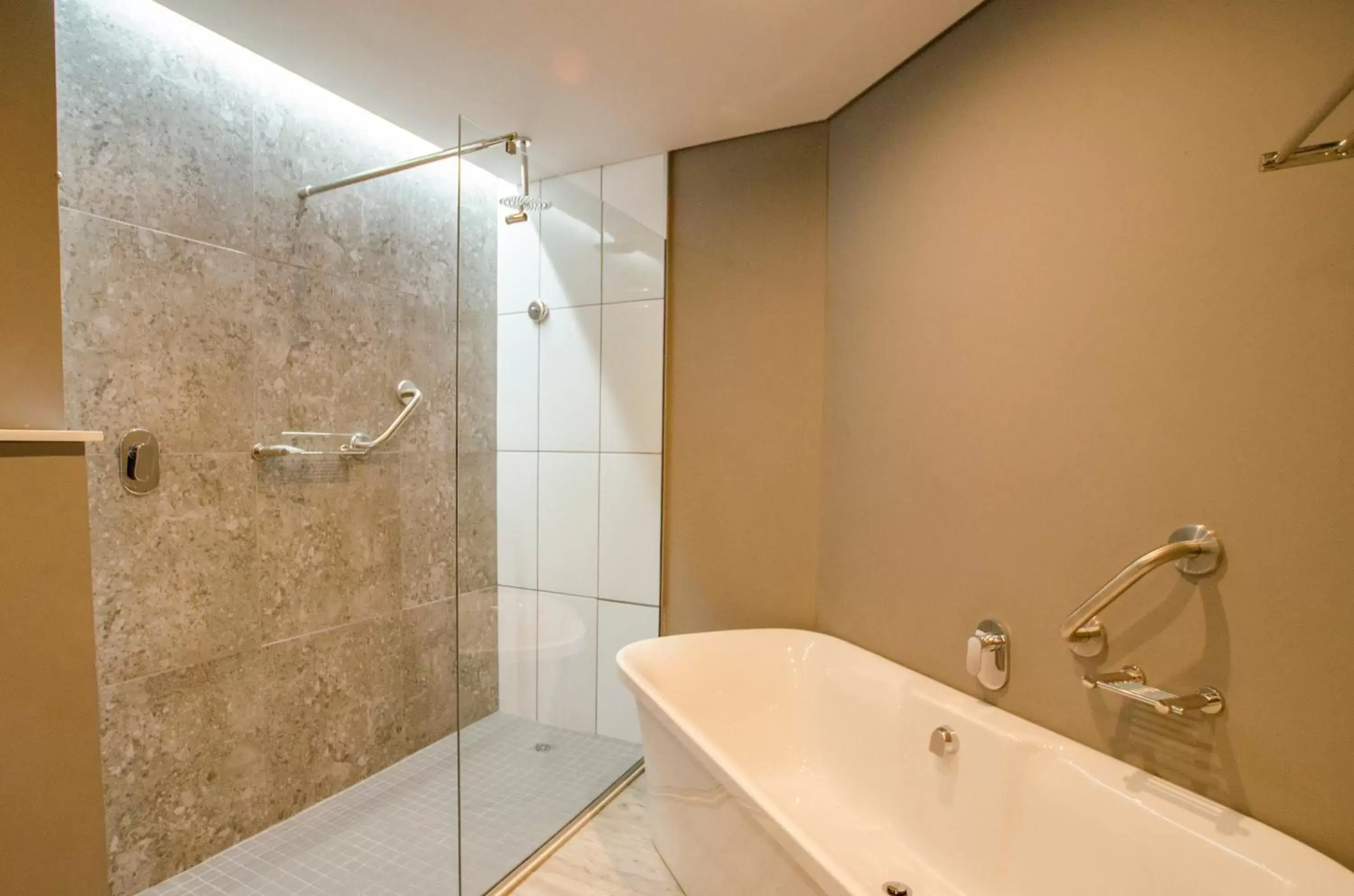 Shower, Bathroom in Protea Hotel by Marriott Durban Umhlanga