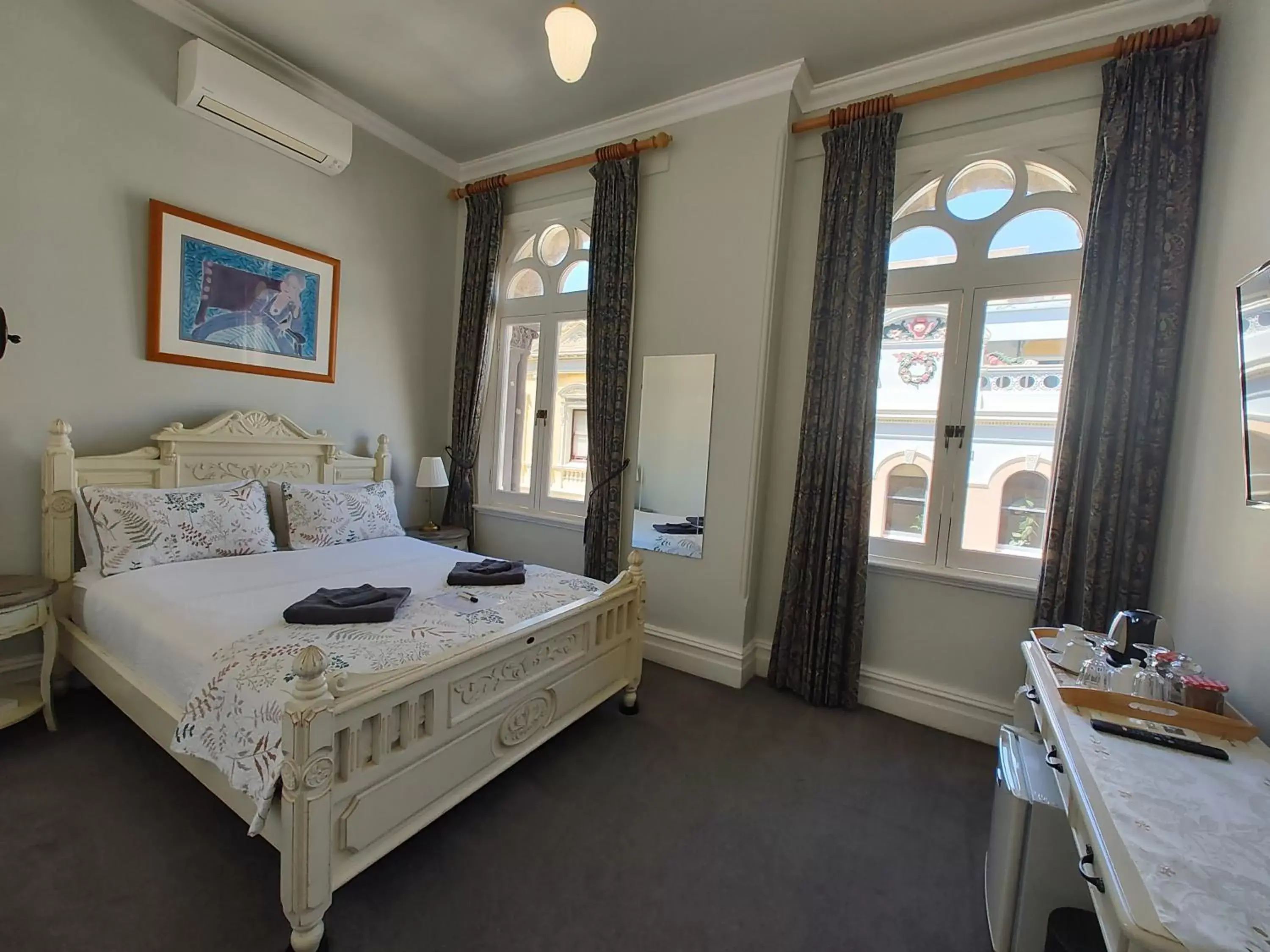 Photo of the whole room, Bed in Fremantle Bed & Breakfast