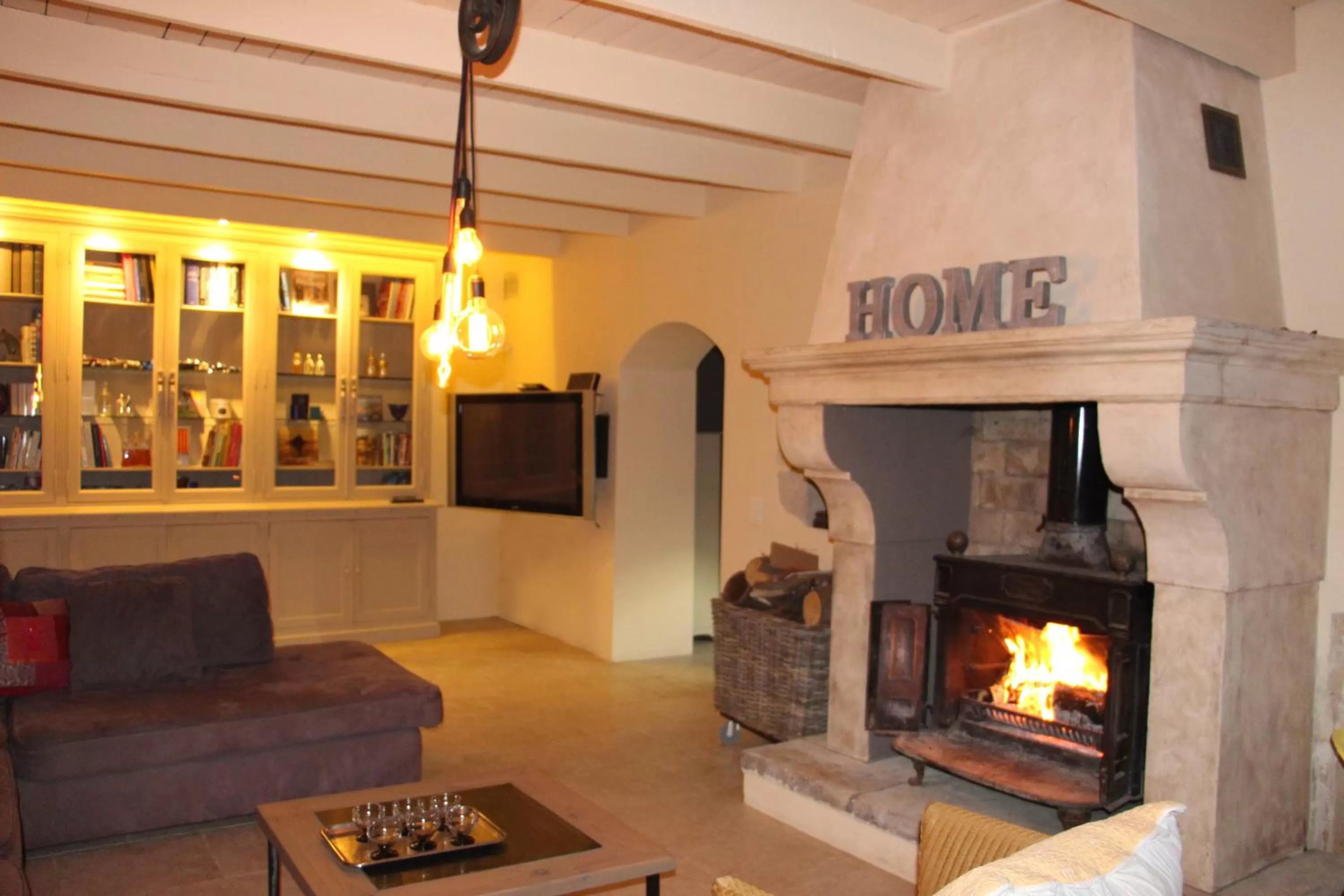 Library, Seating Area in Sous les Platanes B&B
