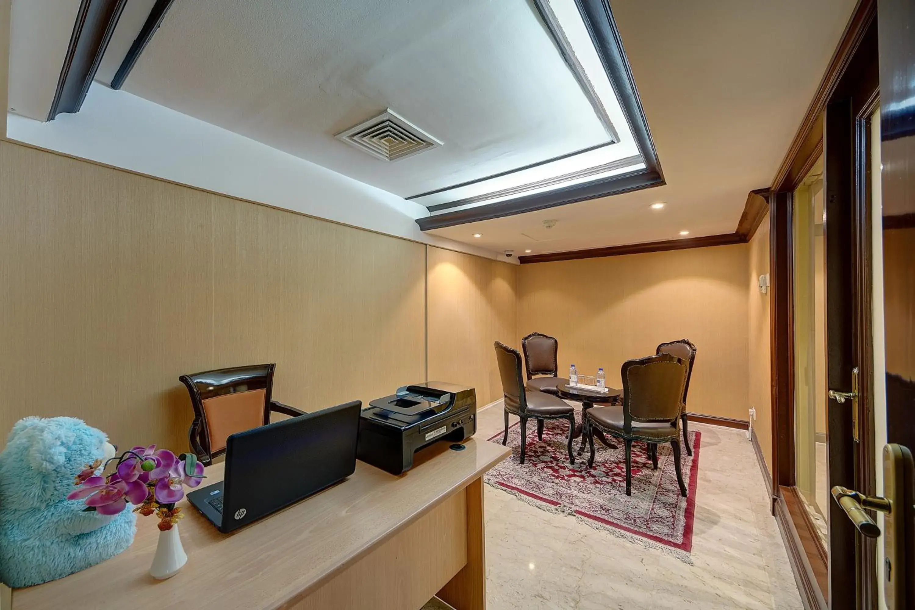 Business facilities in Ascot Hotel