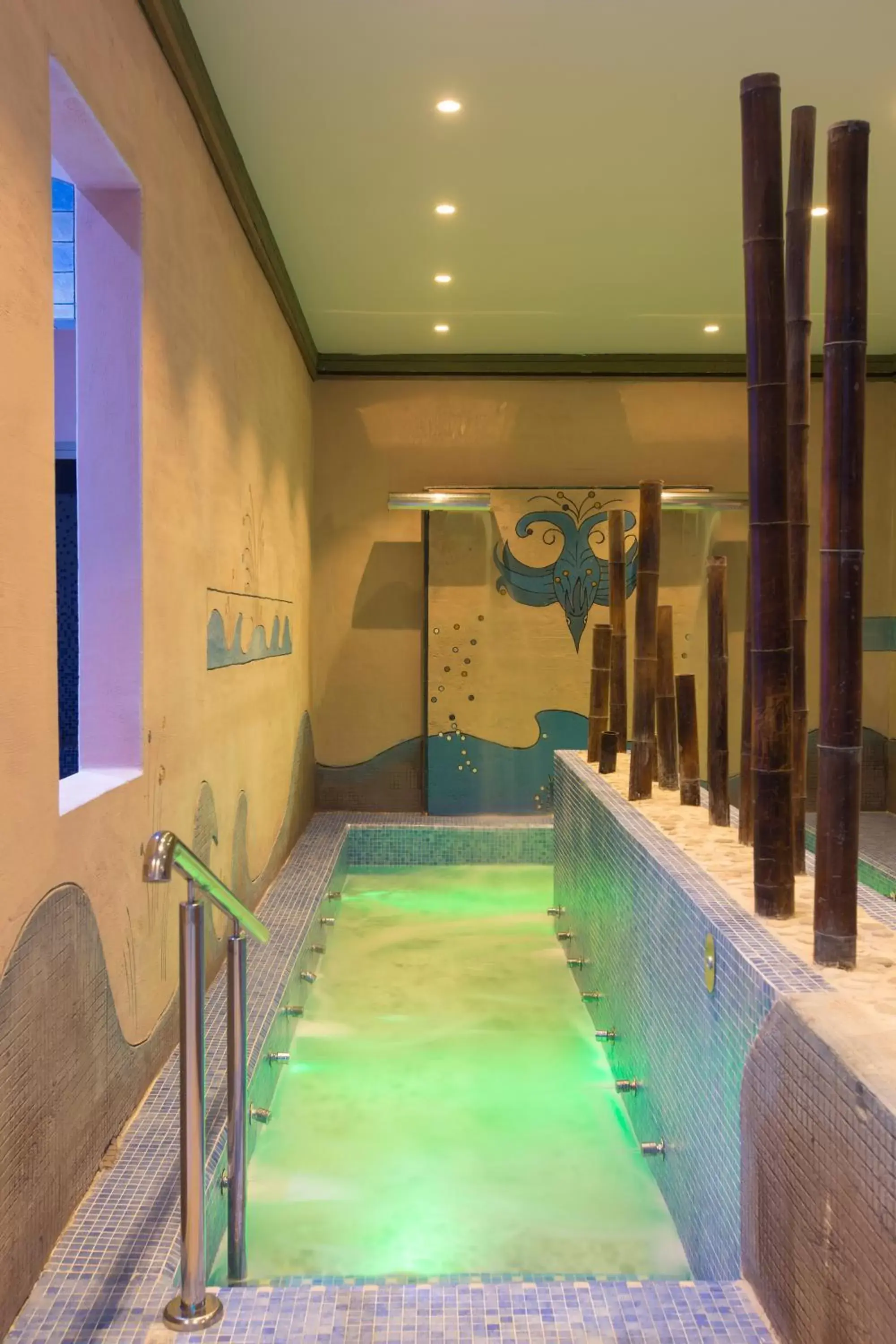 Spa and wellness centre/facilities, Swimming Pool in Grand Luxor Hotel