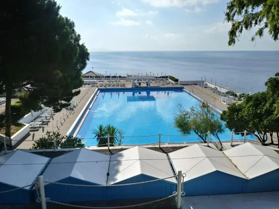 Pool View in Punta San Martino