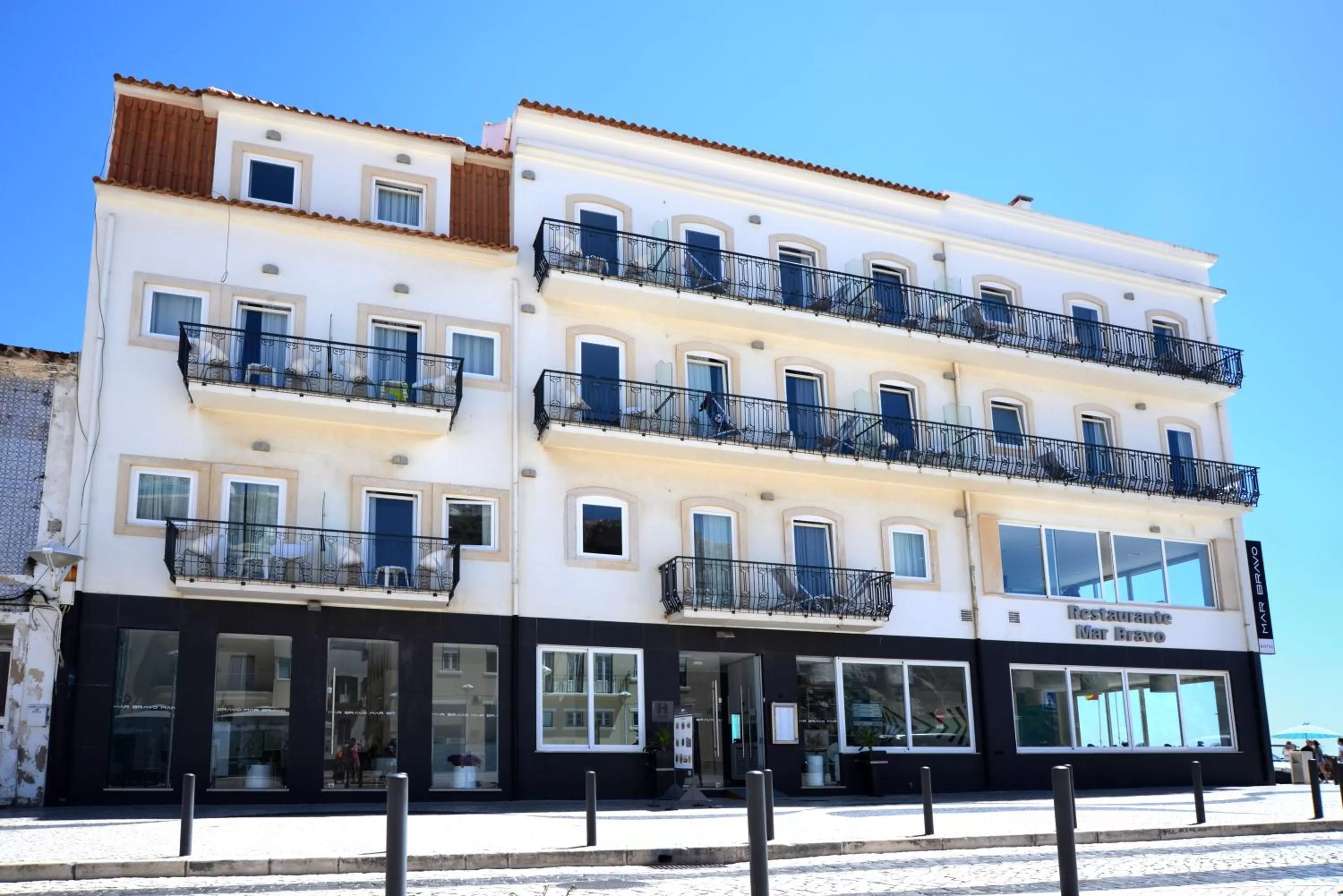 Property building in Hotel Mar Bravo