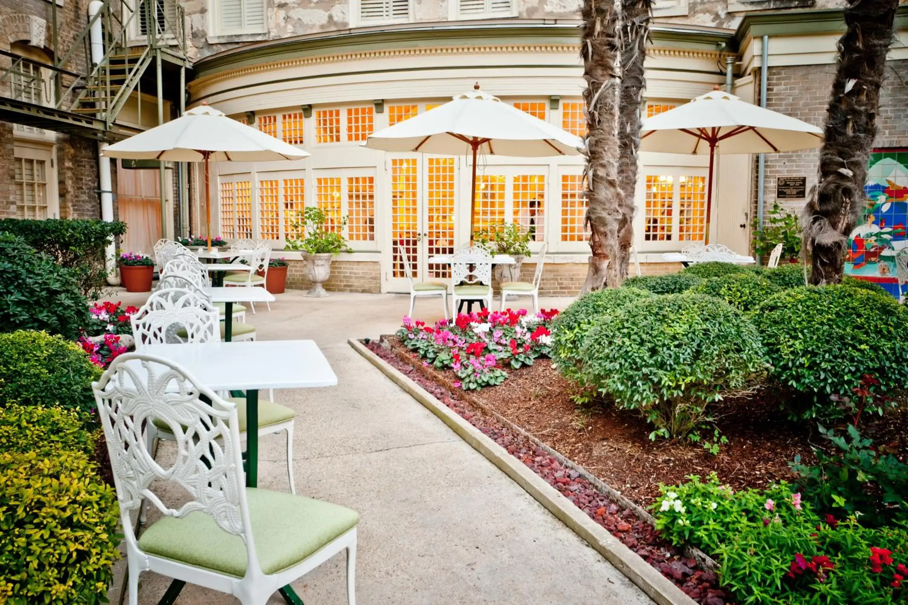 Garden in Menger Hotel