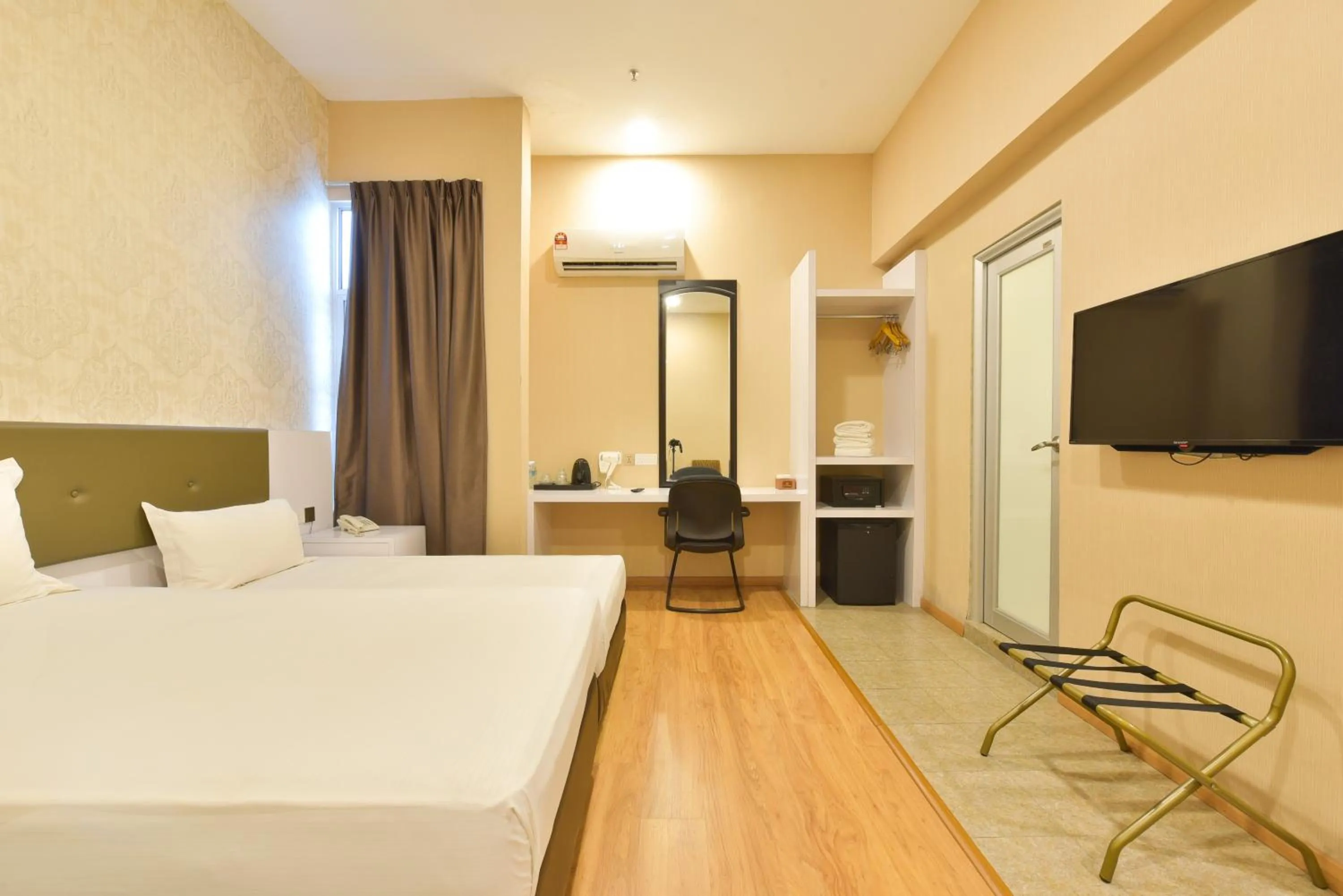 Bedroom, Bed in Townhouse OAK Hotel Holmes Johor Jaya
