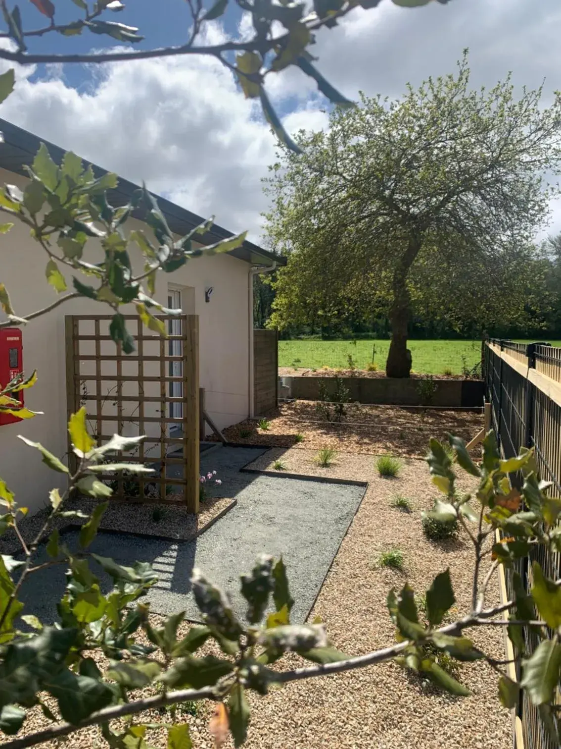 Garden in BRIT HOTEL Lannion Perros