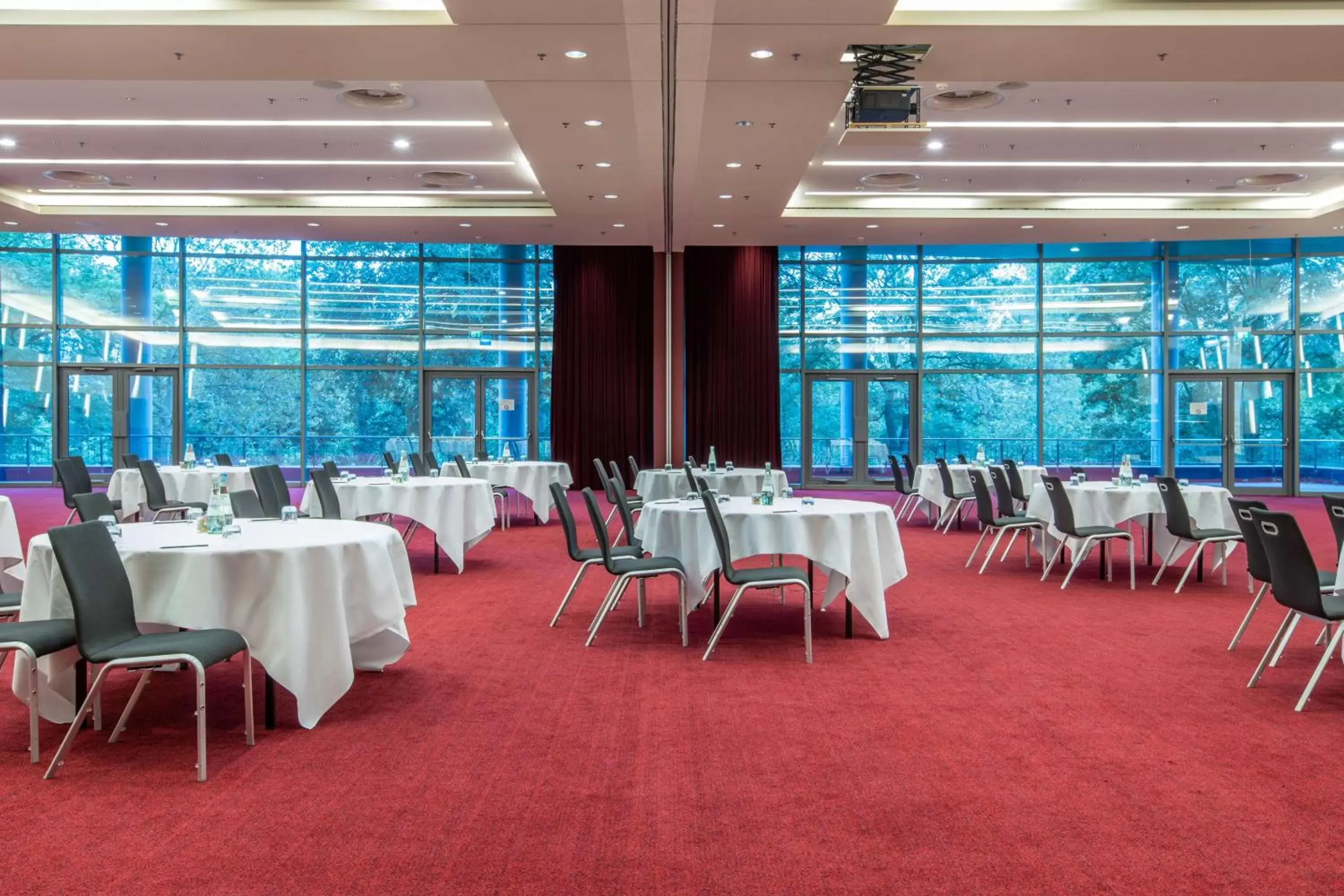 Business facilities, Restaurant/Places to Eat in Radisson Blu Hotel Frankfurt
