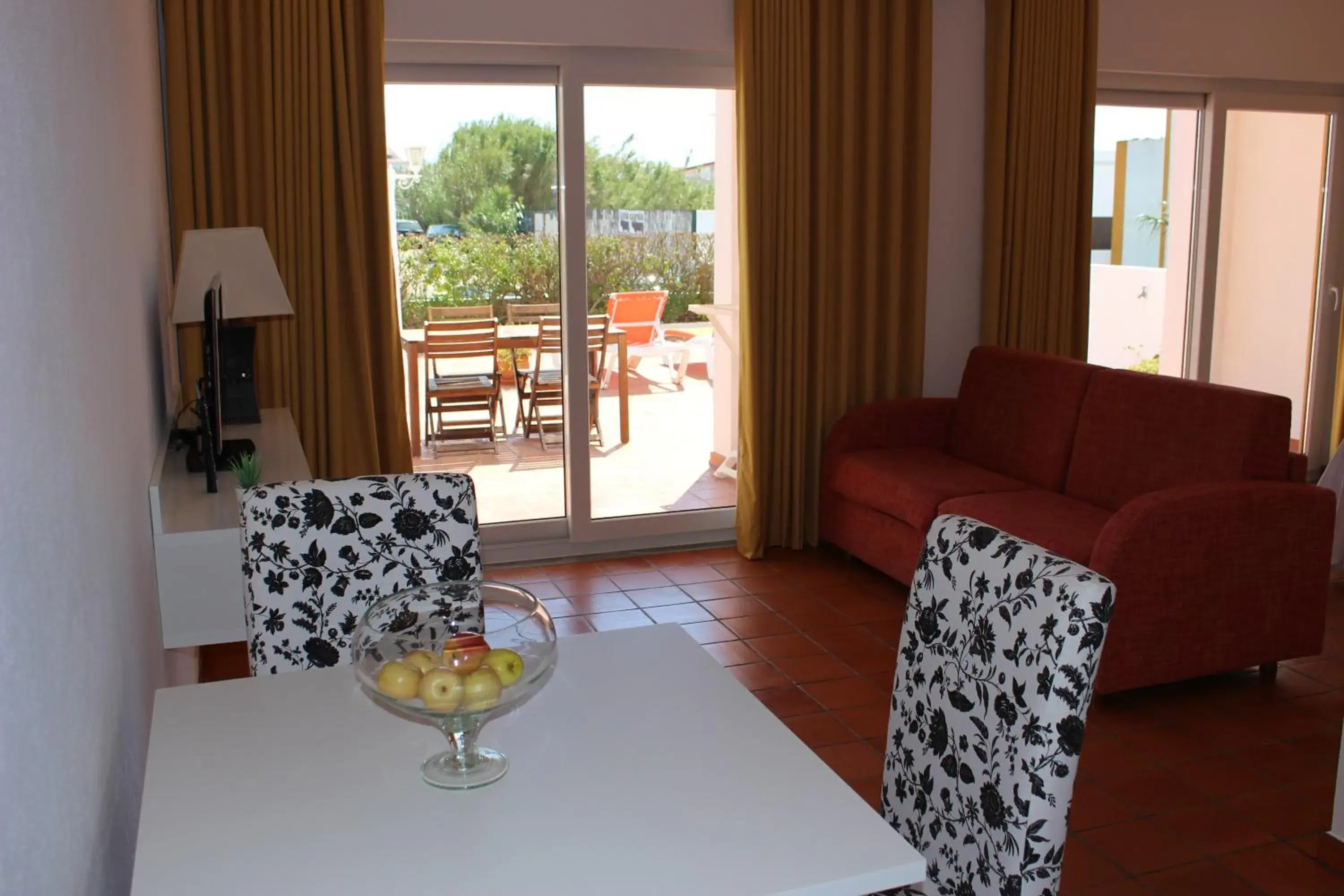 Living room, Seating Area in Castilho Flats by AC Hospitality Management