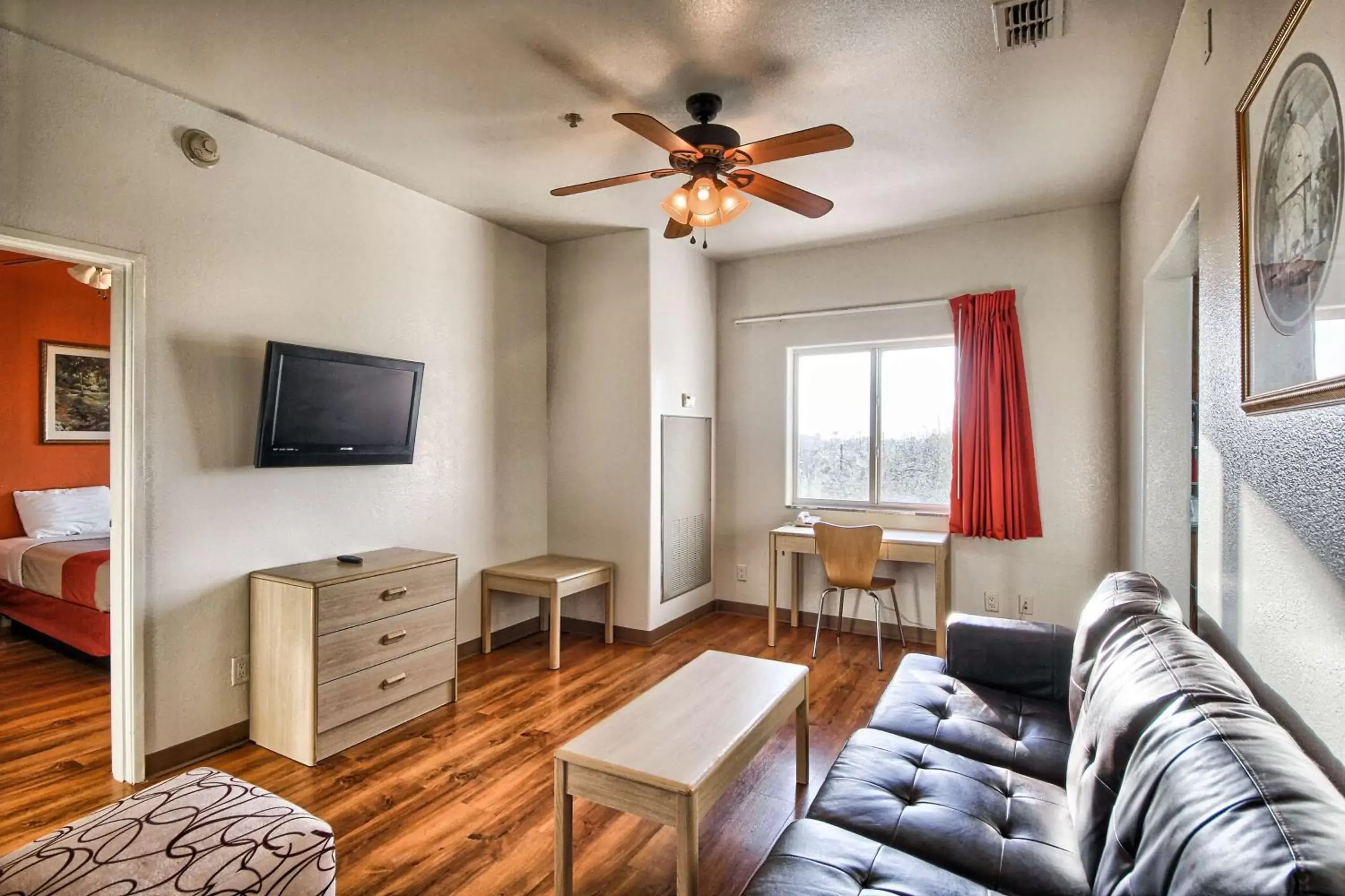 Photo of the whole room, Seating Area in Motel 6-Mission, TX