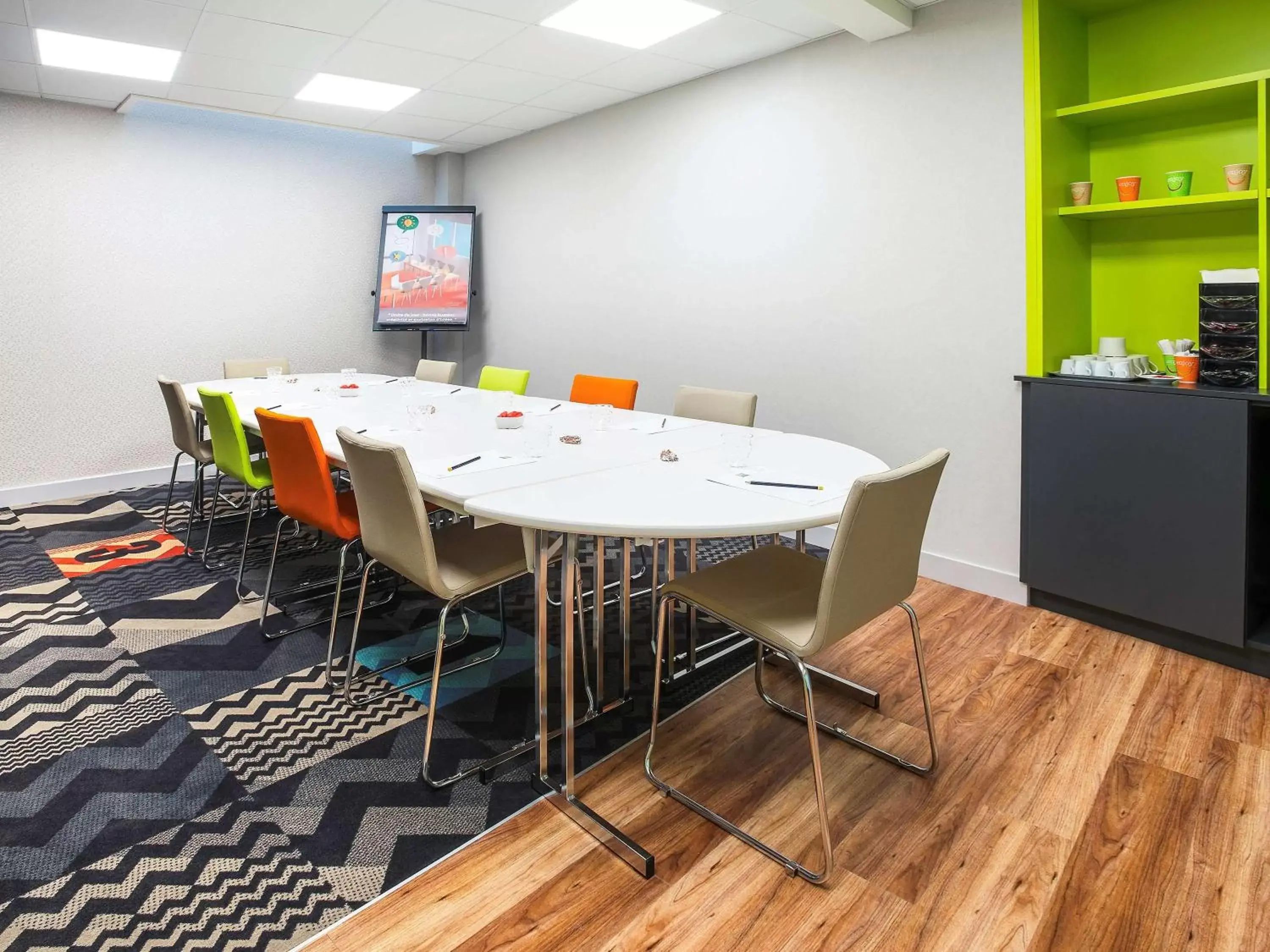 Meeting/conference room in ibis Styles Deauville Centre