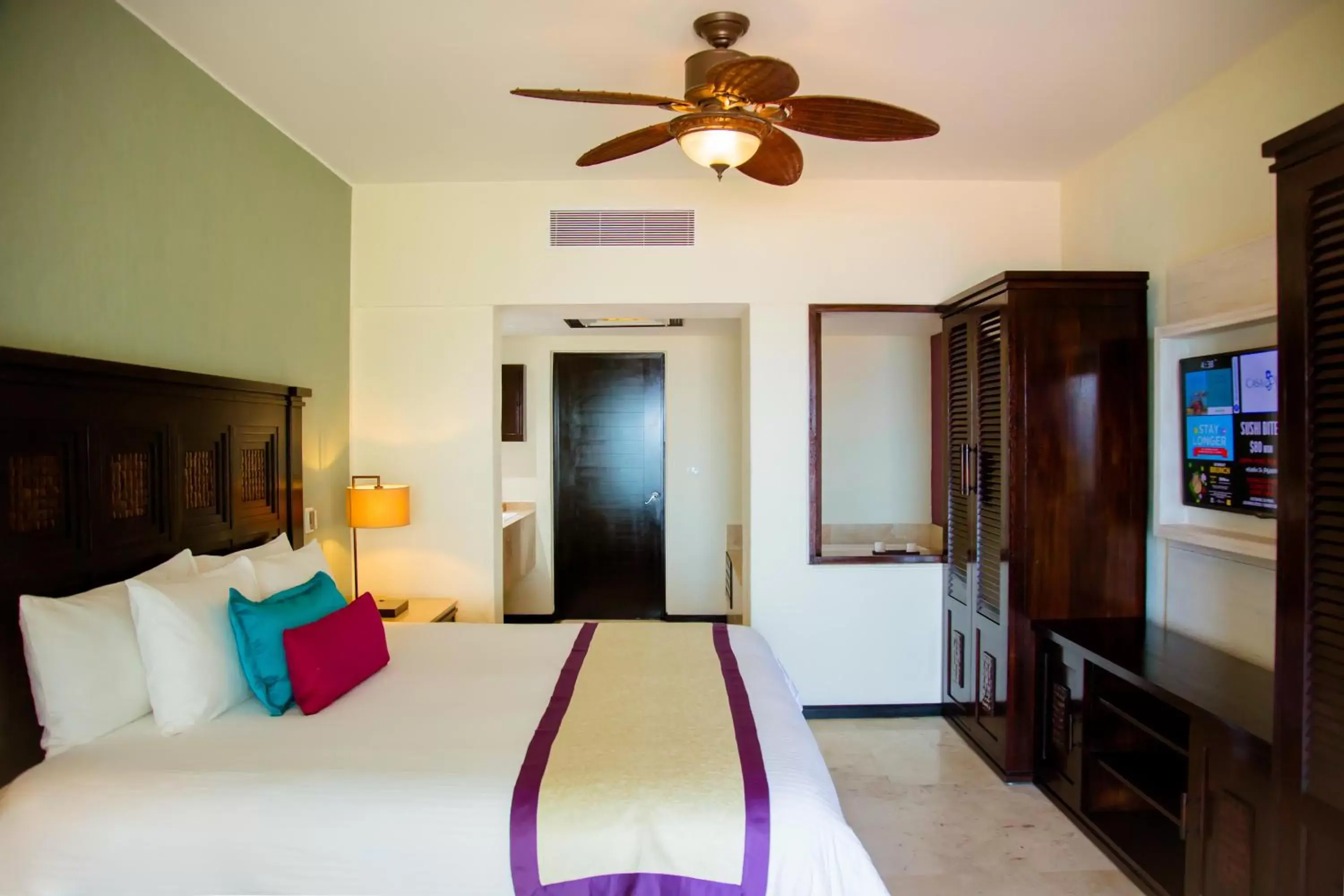 Bed in Casa Dorada Los Cabos Resort & Spa