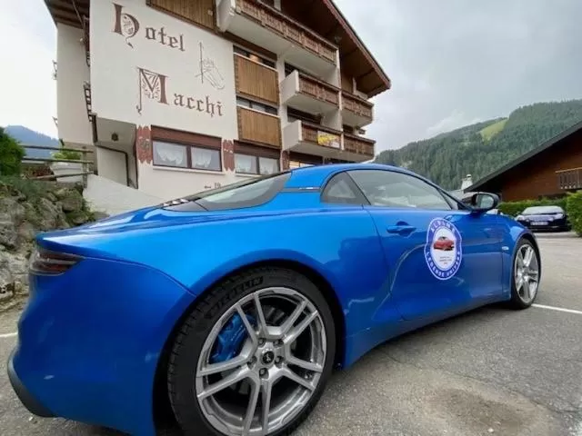 Parking in Hôtel Macchi Restaurant & Spa