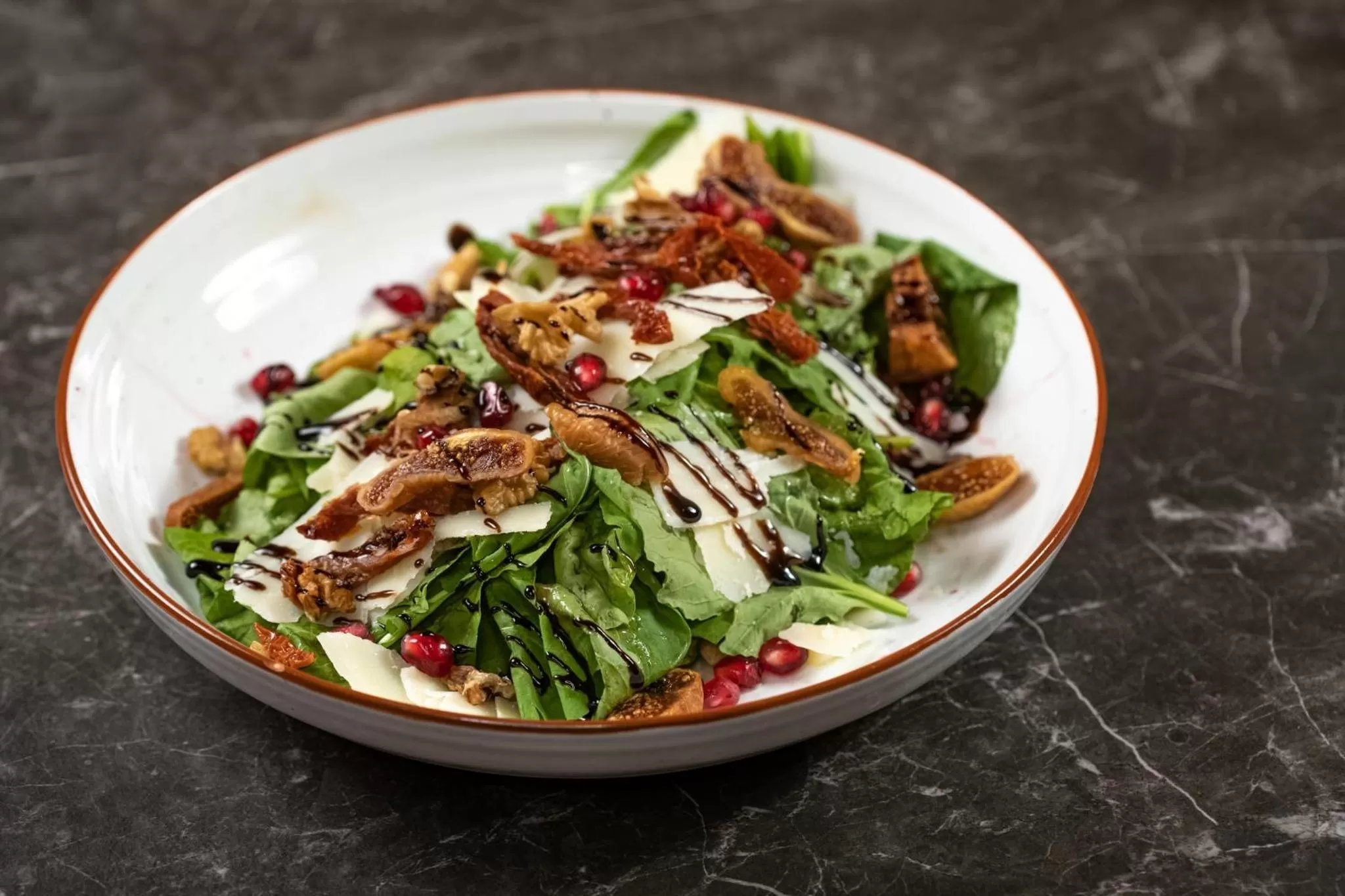 Restaurant/places to eat in Madama Residence