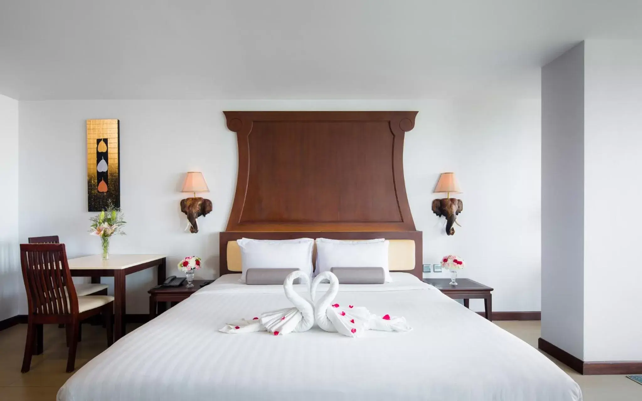 Bedroom, Bed in Aiyara Grand Hotel
