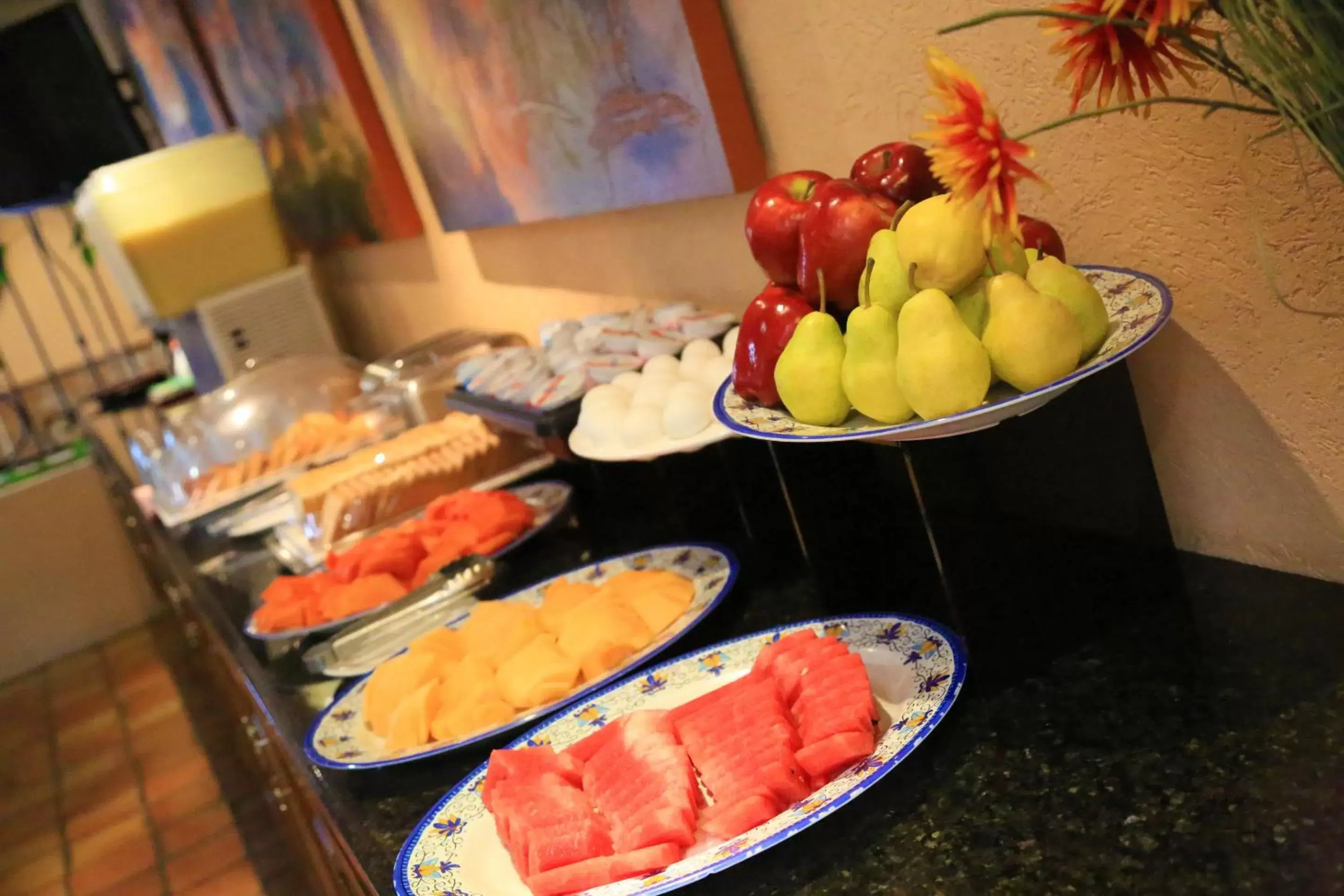 Breakfast, Food in Quality Inn & Suites Saltillo Eurotel