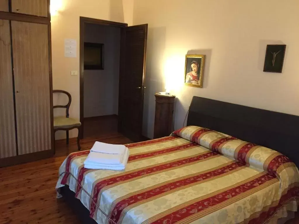 Double Room with Private External Bathroom in AGRITURISMO MELOGRANO D'ORO Double Room with Private External Bathroom in AGRITURISMO MELOGRANO D'ORO