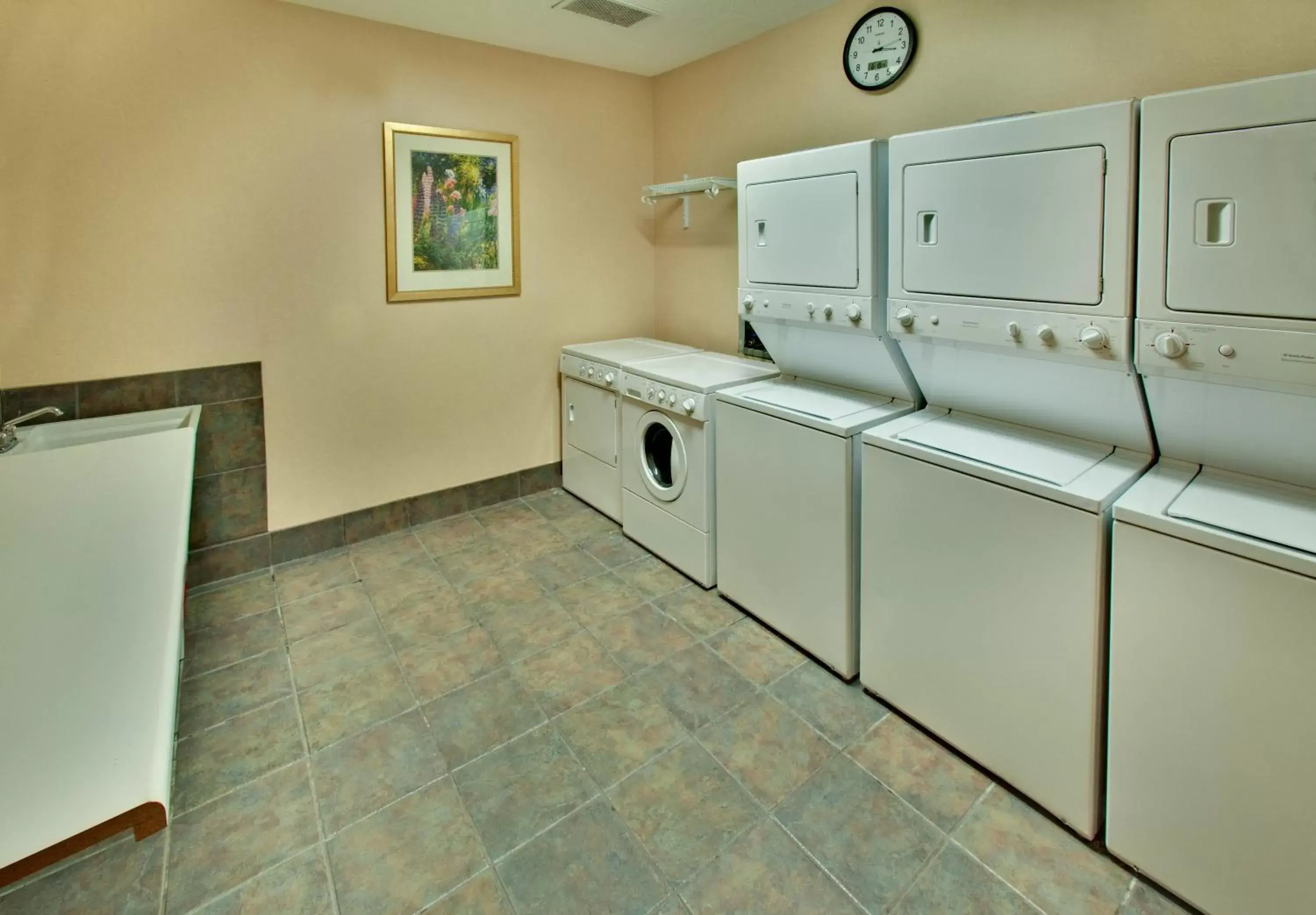 Other, Kitchen/Kitchenette in Staybridge Suites West Des Moines, an IHG Hotel