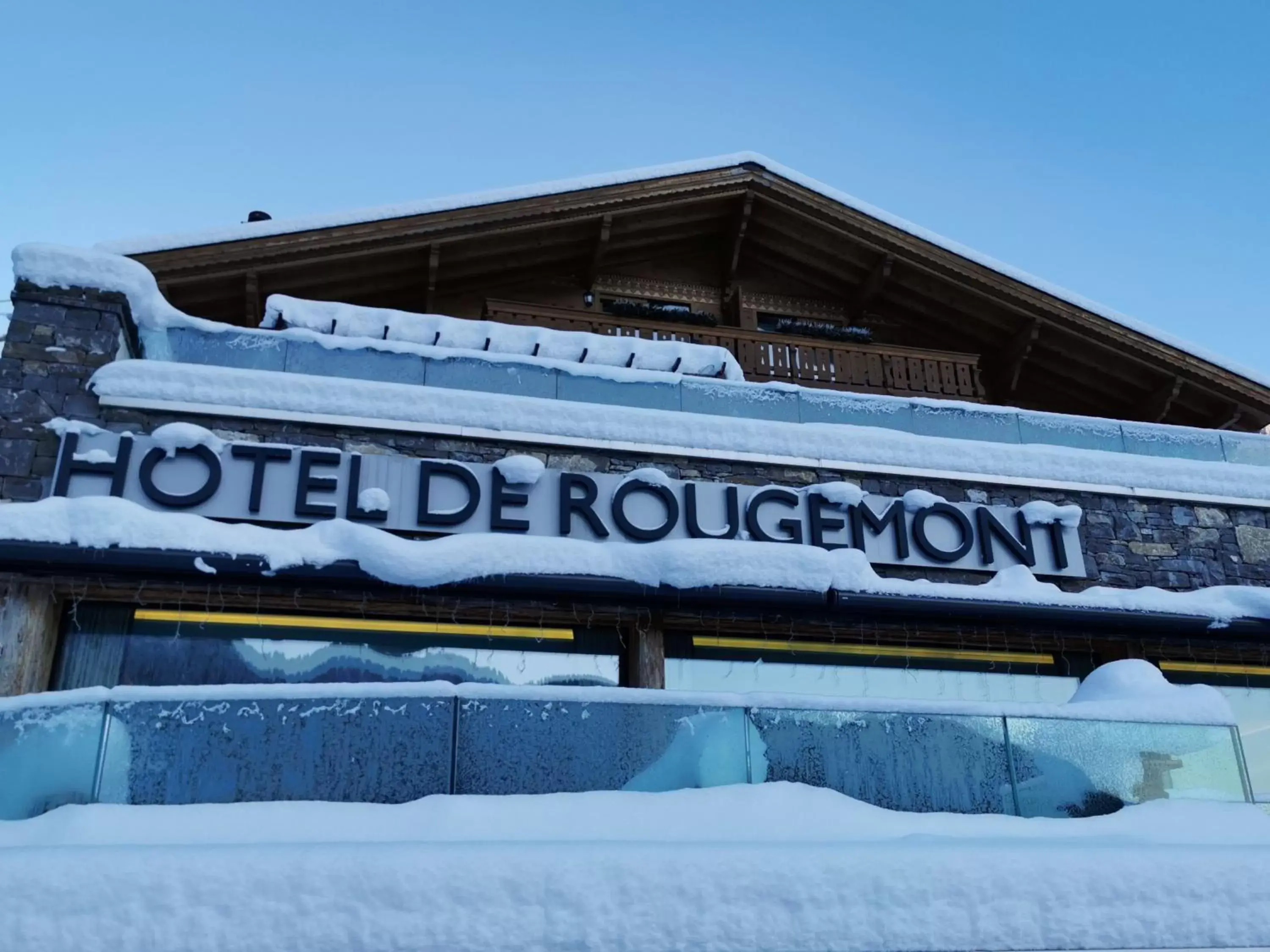 Winter in Hôtel de Rougemont & Spa