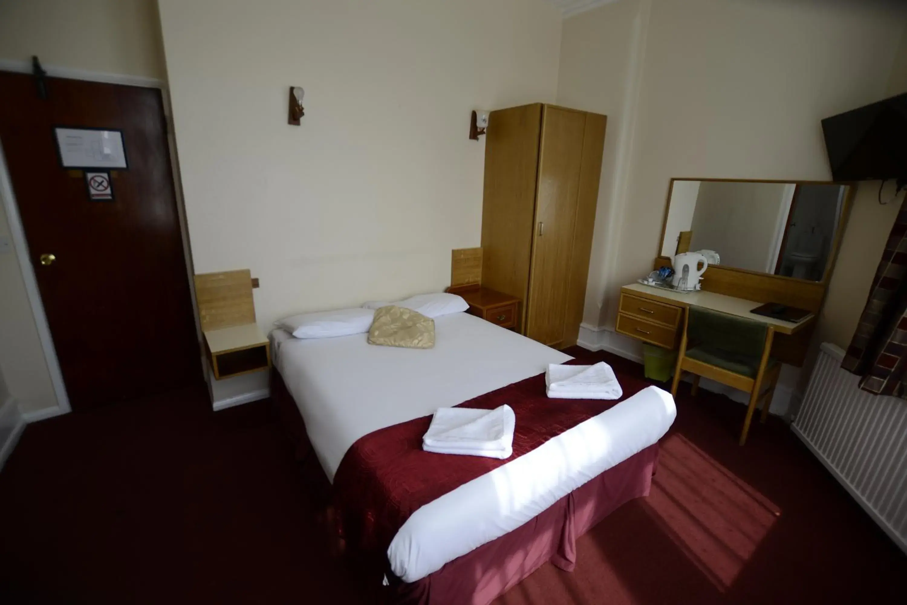 Other, Bed in Cranbrook Hotel